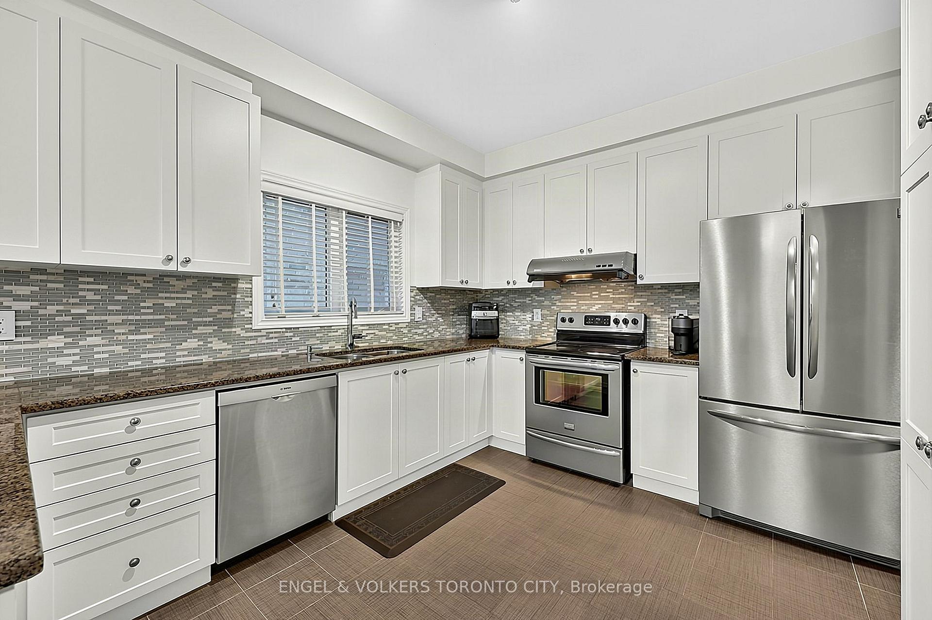 Photo 13 of 249 Sandale Road, Whitchurch-Stouffville, Stouffville — HOMEH