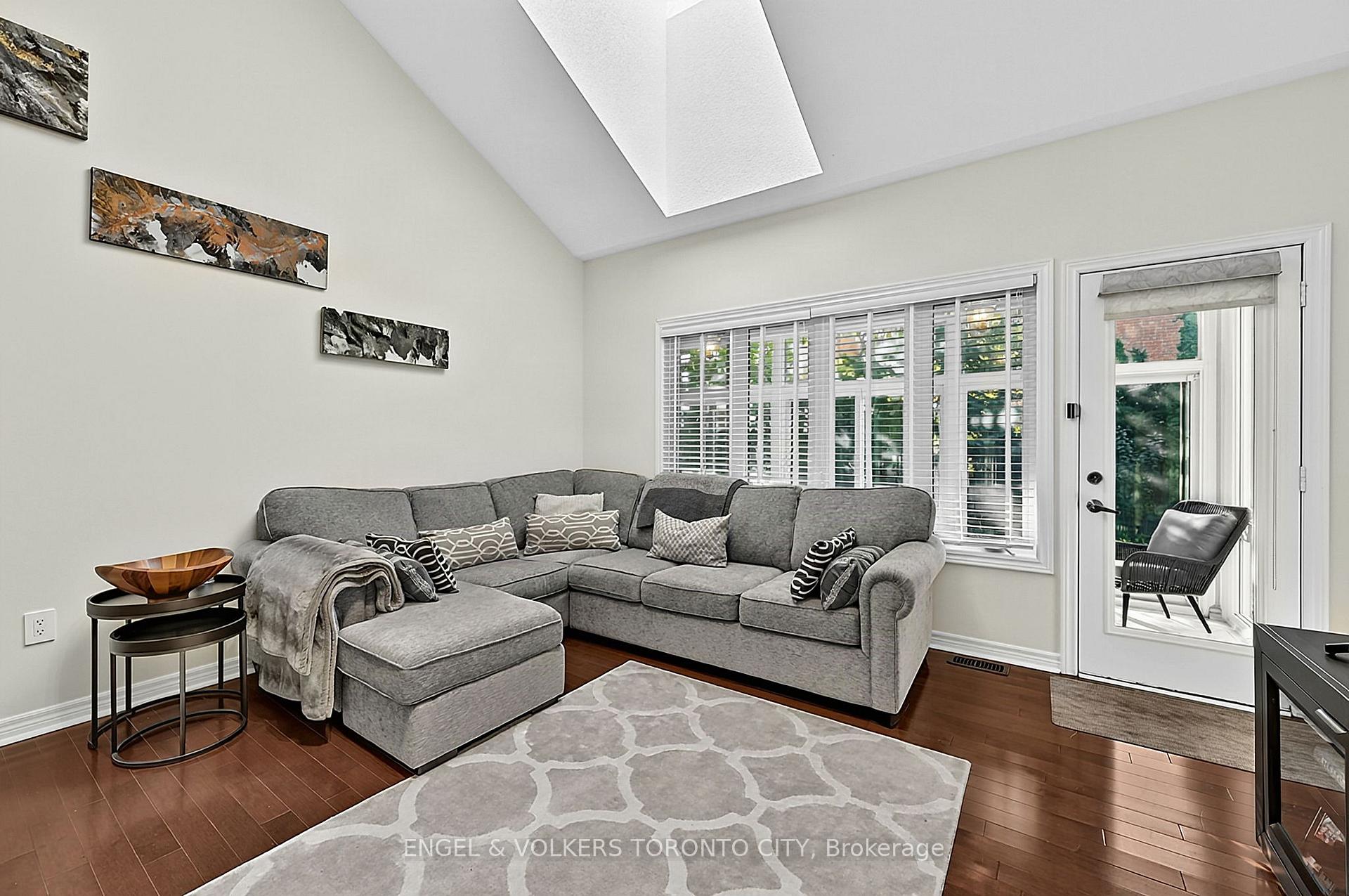 Photo 20 of 249 Sandale Road, Whitchurch-Stouffville, Stouffville — HOMEH