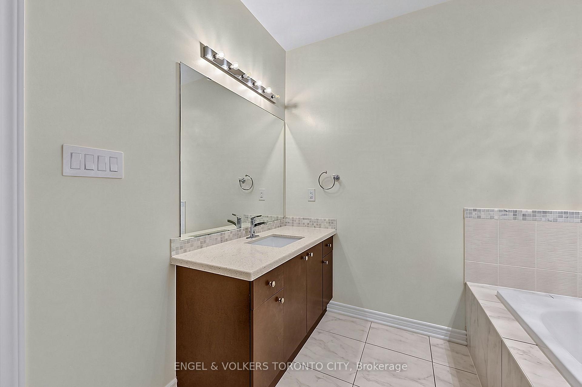 Photo 27 of 249 Sandale Road, Whitchurch-Stouffville, Stouffville — HOMEH