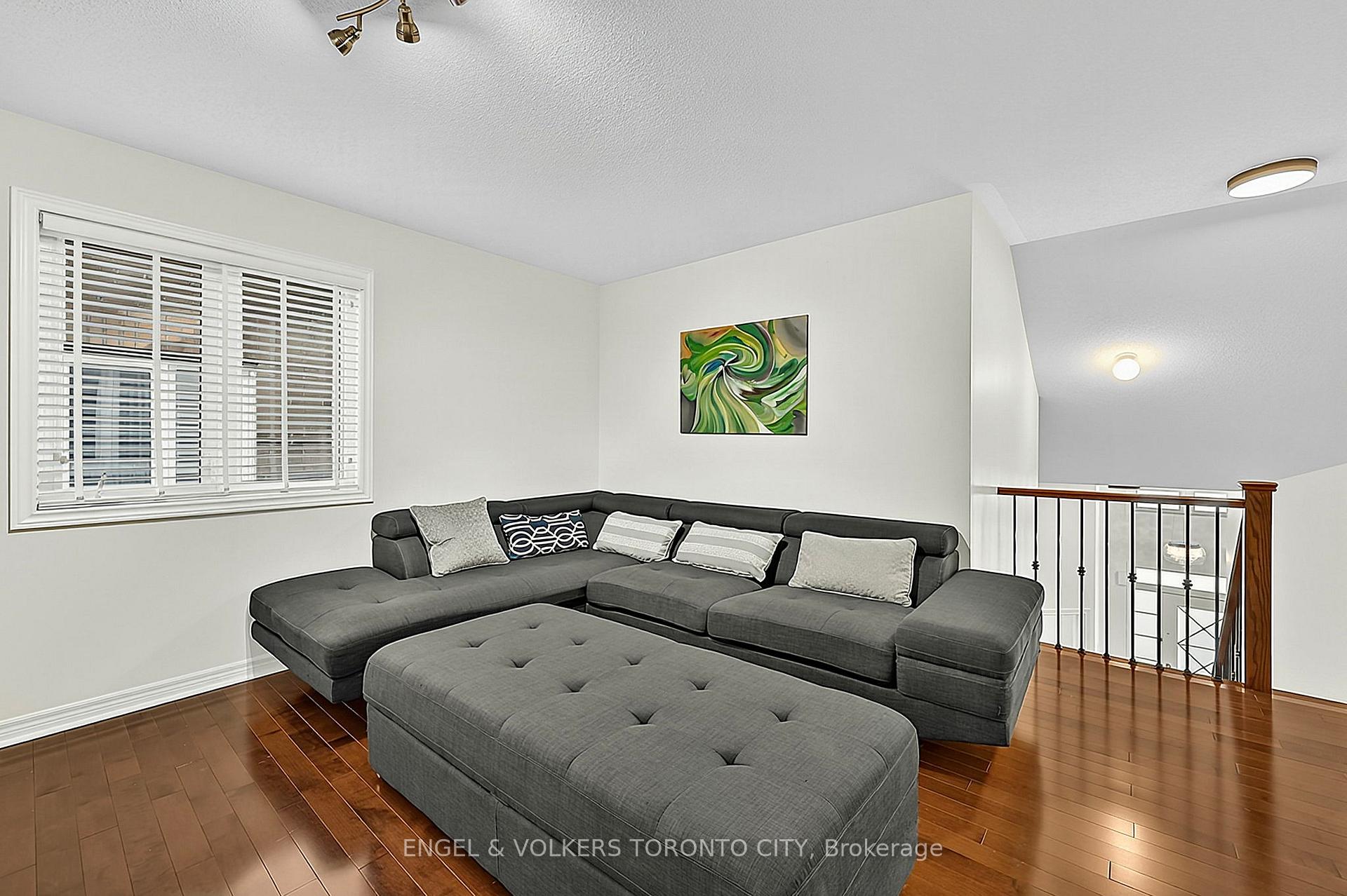 Photo 34 of 249 Sandale Road, Whitchurch-Stouffville, Stouffville — HOMEH