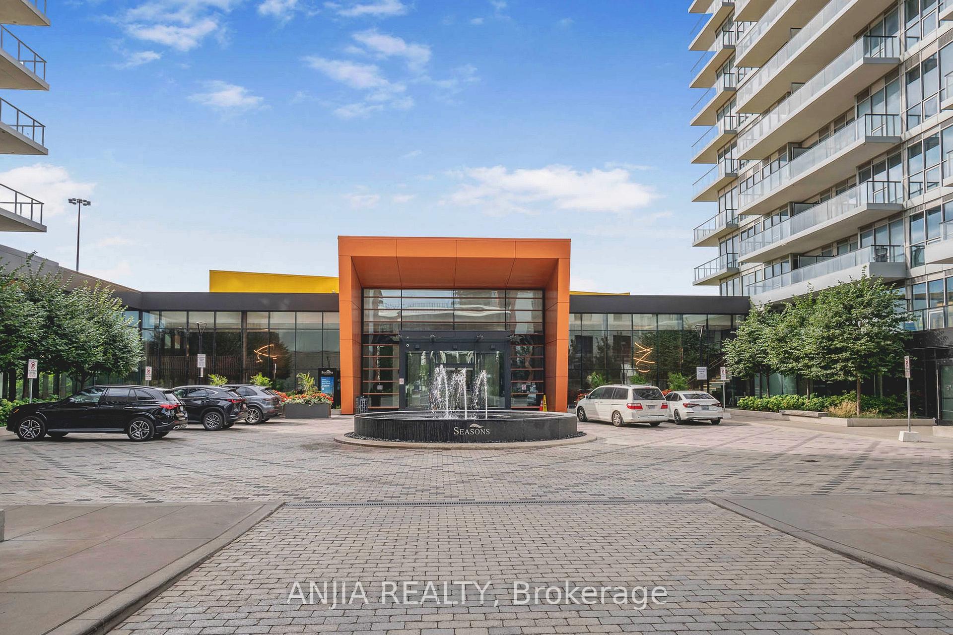 Photo 3 of Unit TH607, 85 McMahon Drive, North York, Bayview Village — HOMEH