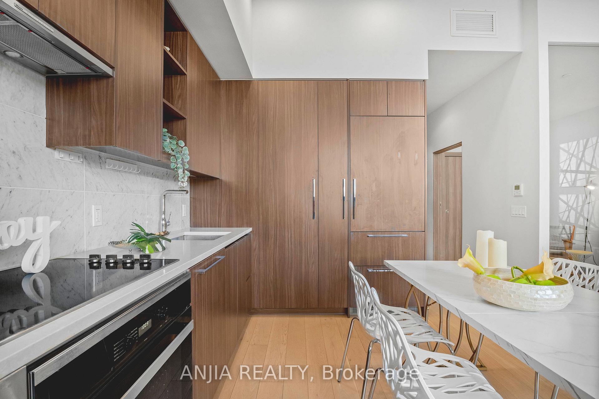 Photo 14 of Unit TH607, 85 McMahon Drive, North York, Bayview Village — HOMEH