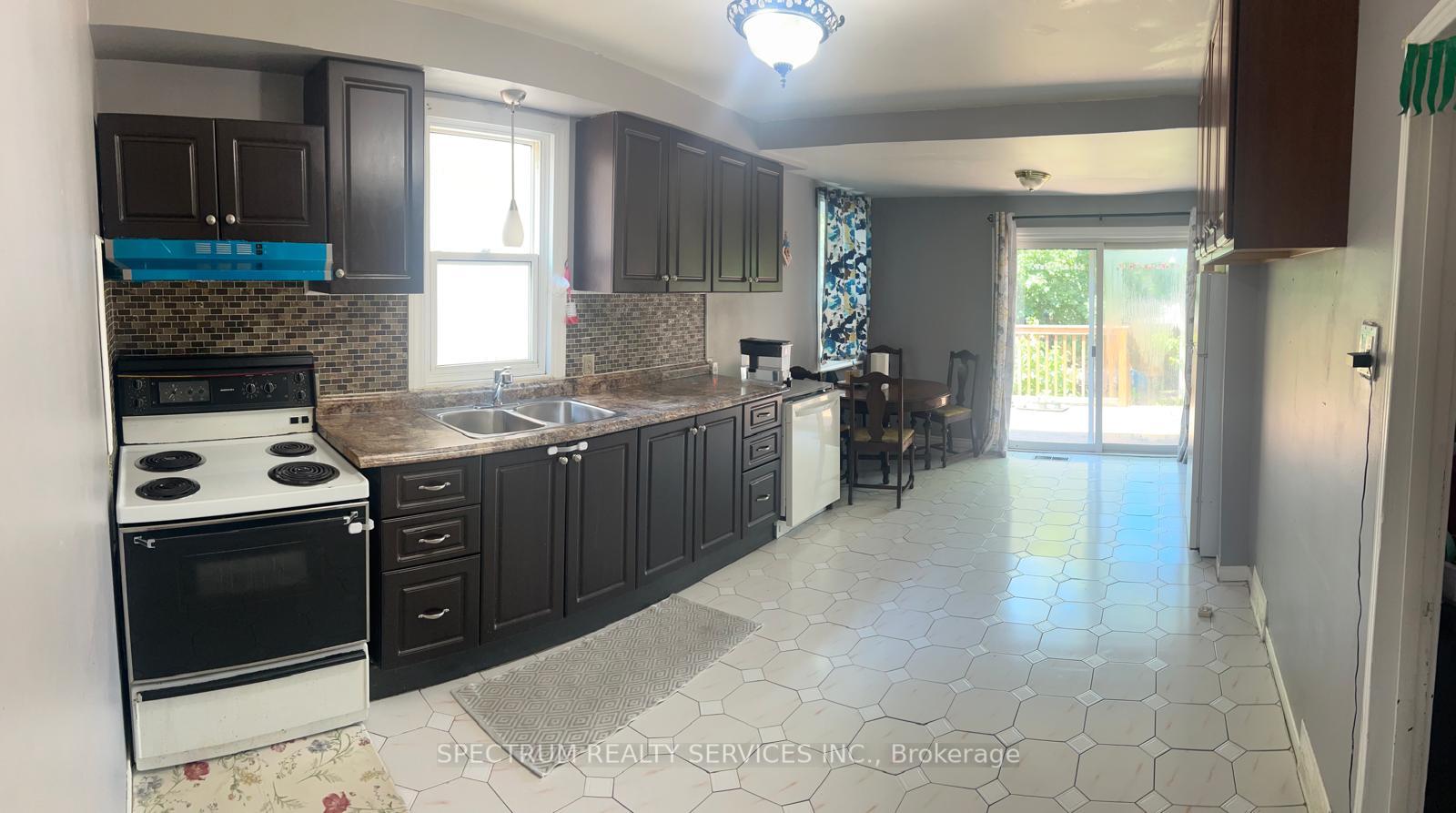 Photo 4 of 37 Hope Avenue, Hamilton, Crown Point — HOMEH