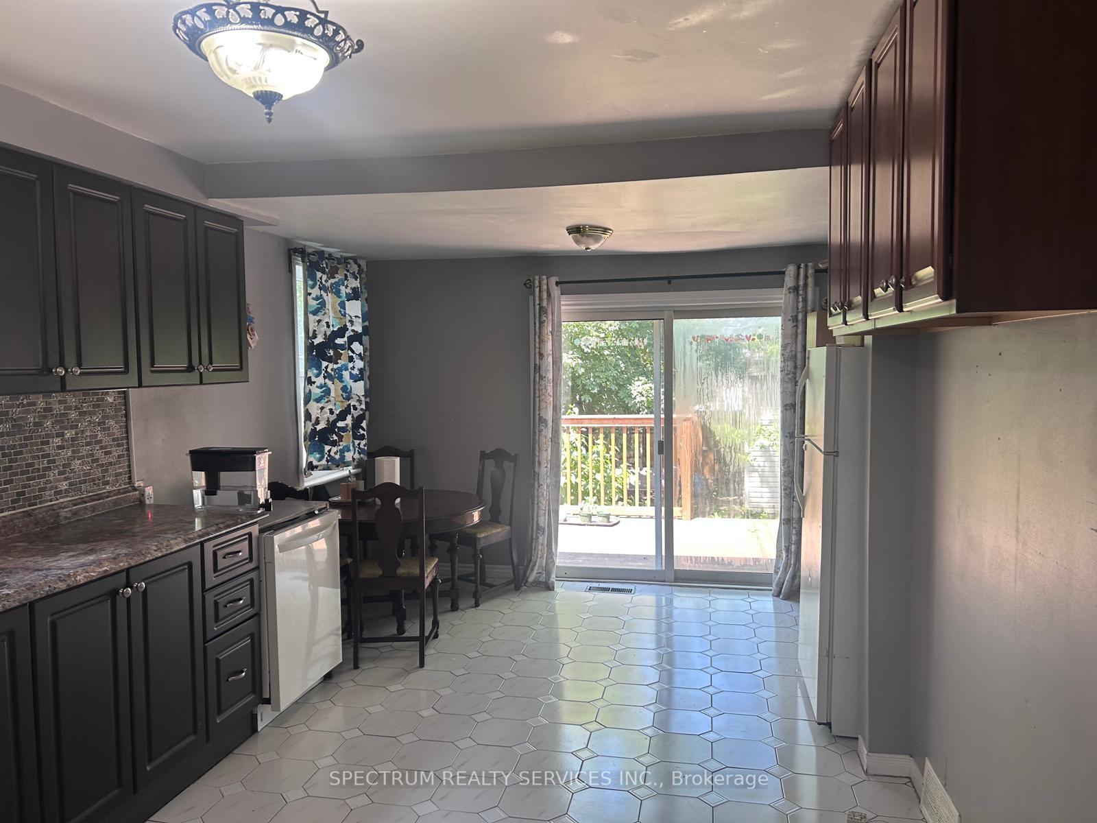Photo 5 of 37 Hope Avenue, Hamilton, Crown Point — HOMEH
