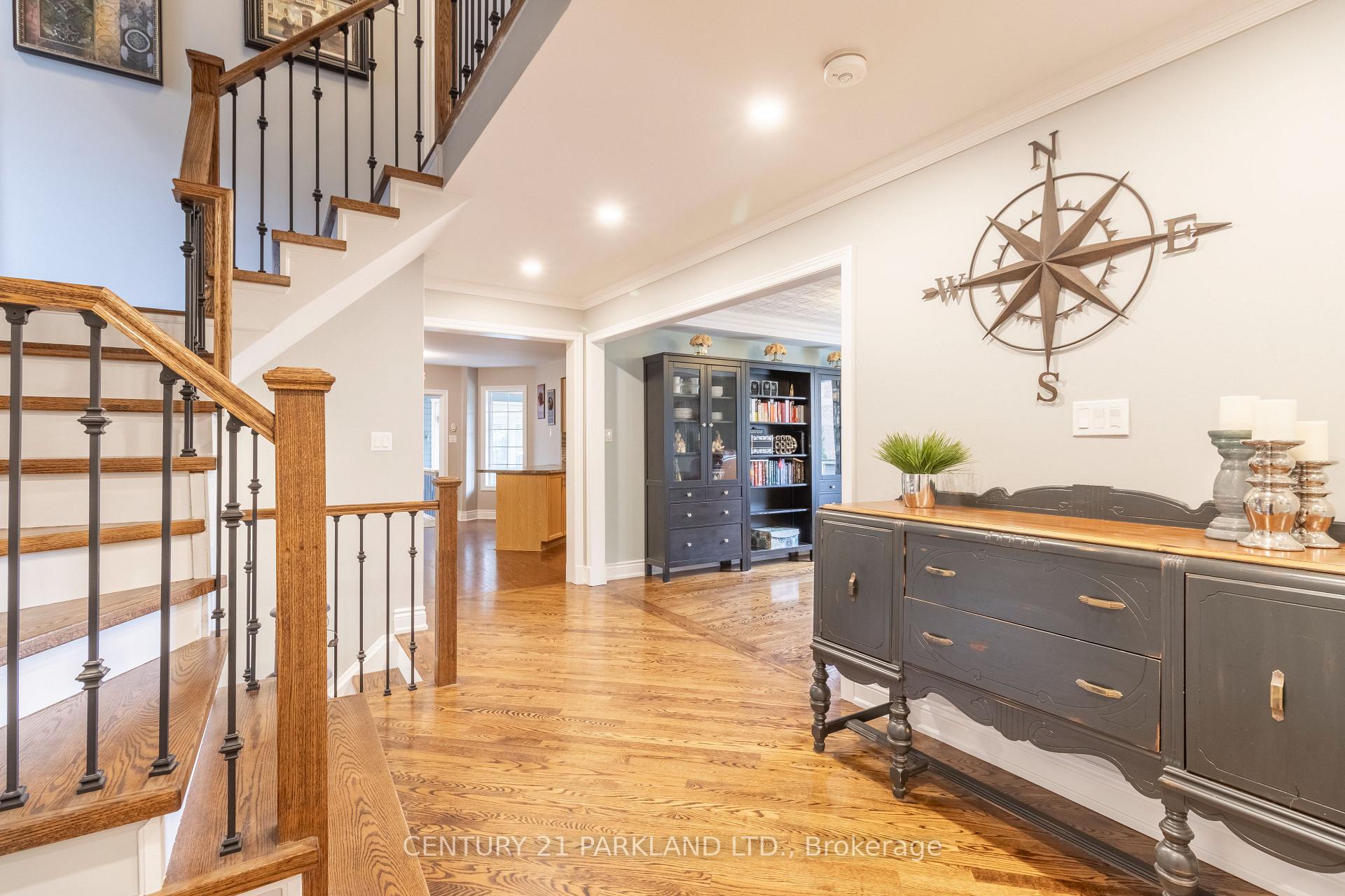 Photo 5 of 18 Napier Court, Whitby, Brooklin — HOMEH