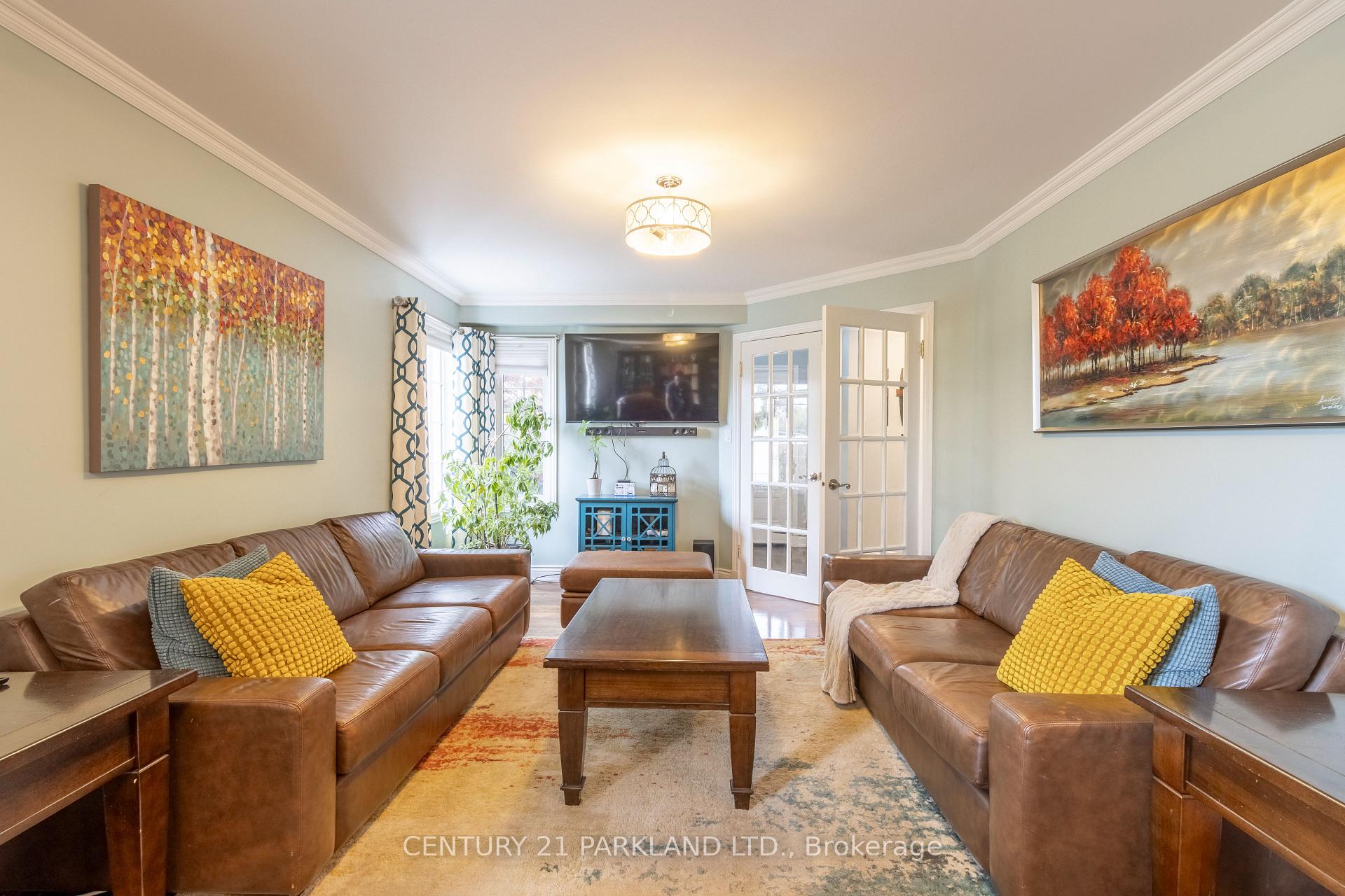 Photo 8 of 18 Napier Court, Whitby, Brooklin — HOMEH