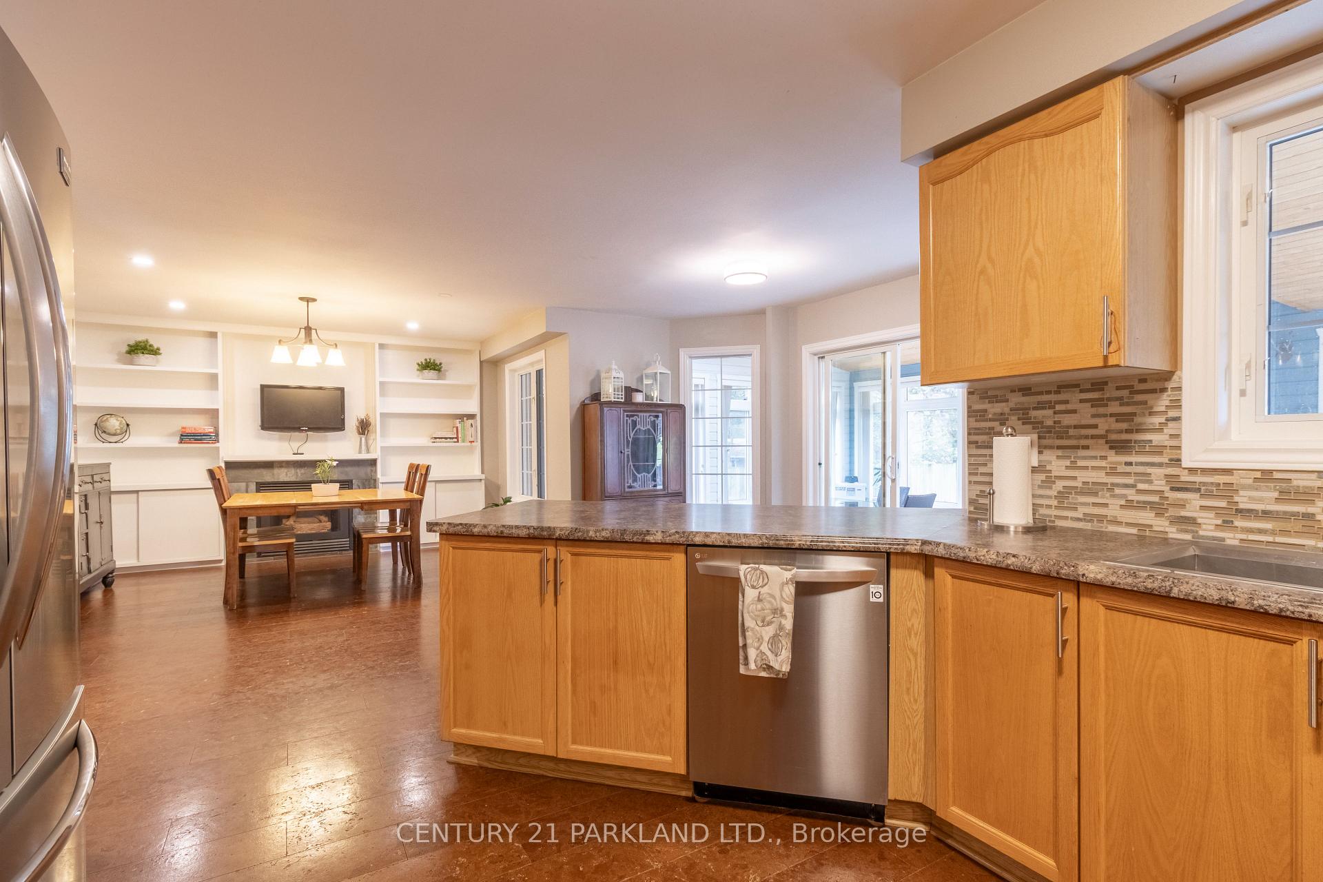 Photo 15 of 18 Napier Court, Whitby, Brooklin — HOMEH