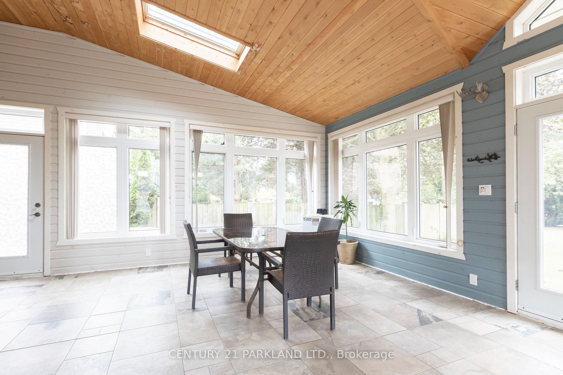 Photo 19 of 18 Napier Court, Whitby, Brooklin — HOMEH