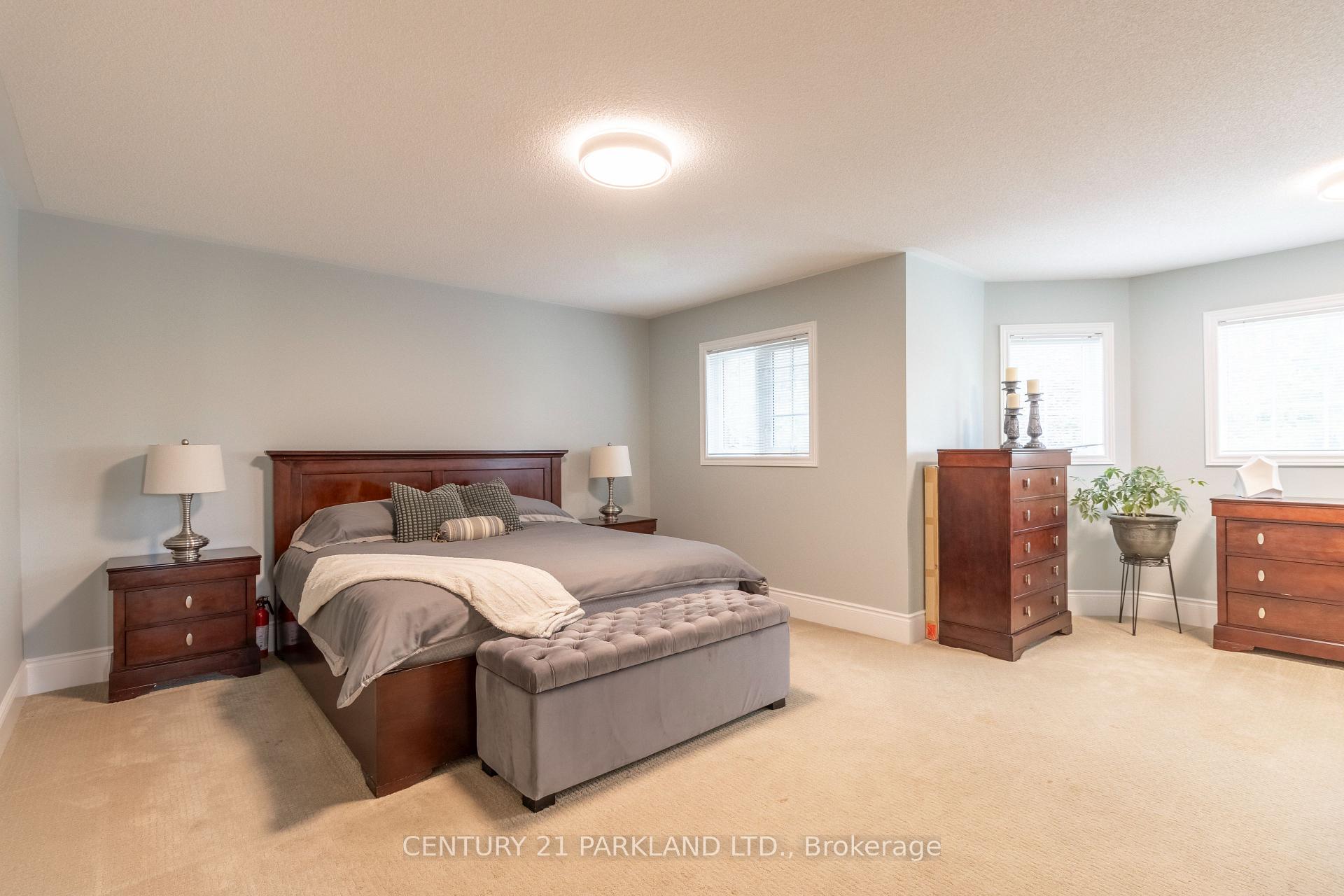 Photo 23 of 18 Napier Court, Whitby, Brooklin — HOMEH