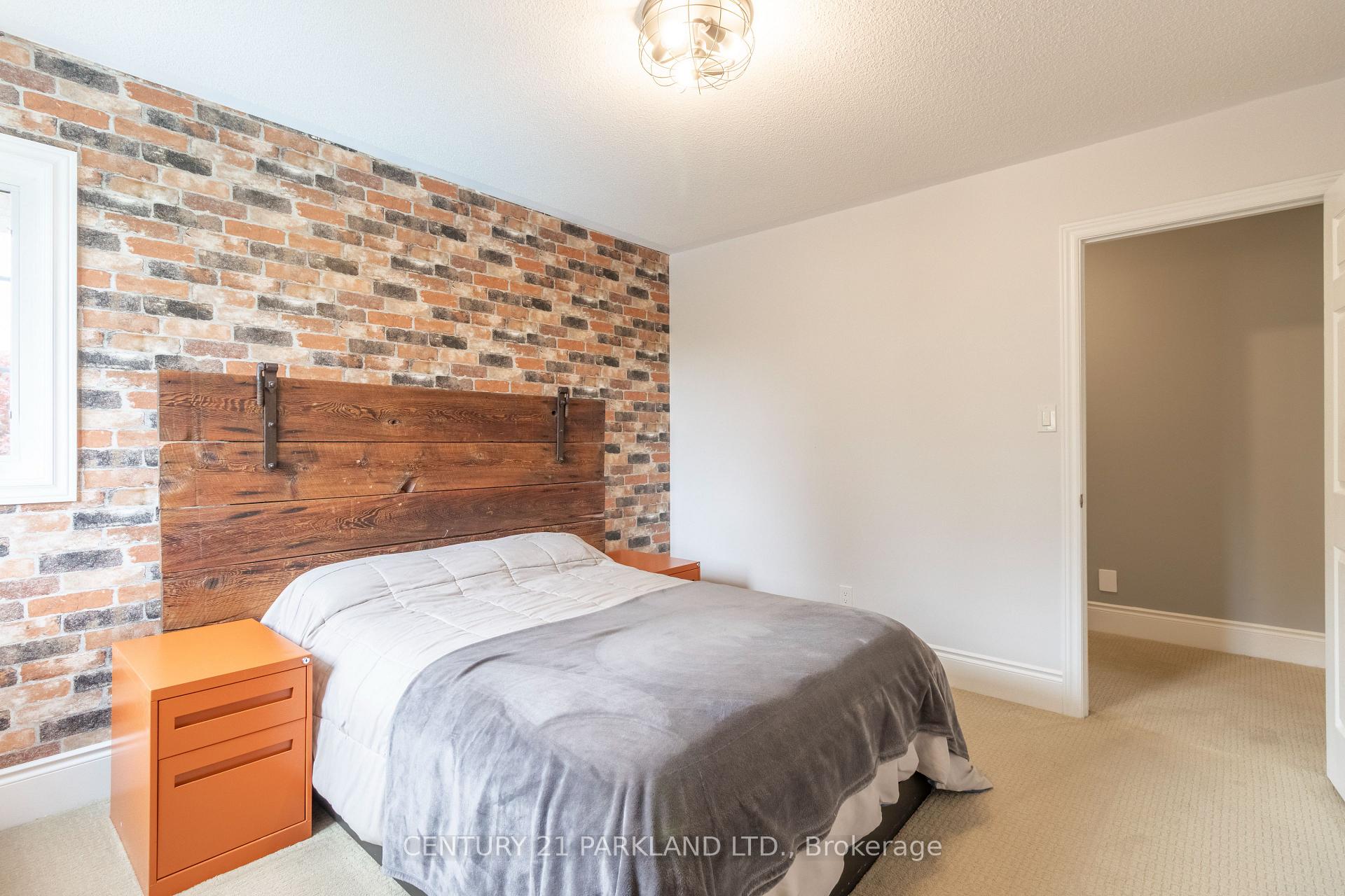 Photo 31 of 18 Napier Court, Whitby, Brooklin — HOMEH