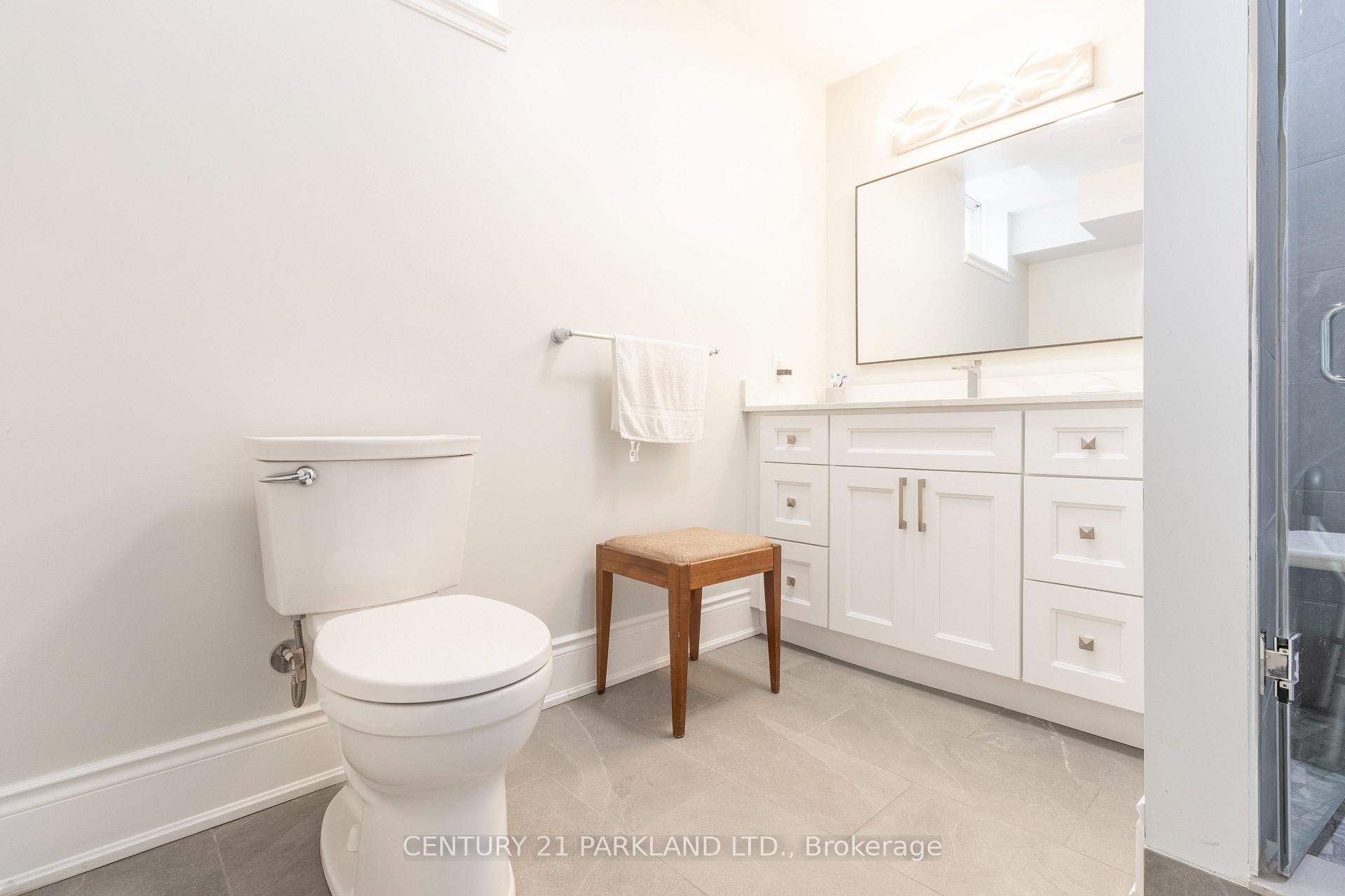 Photo 32 of 18 Napier Court, Whitby, Brooklin — HOMEH