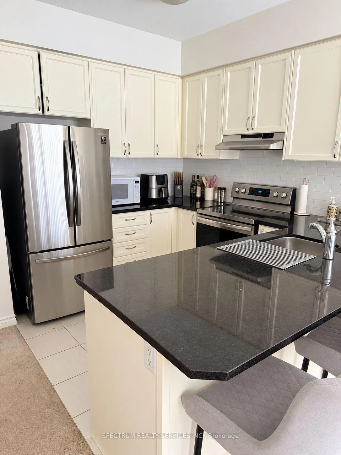 Photo 10 of 43 Bilanski Farm, Brantford, Echo Place — HOMEH