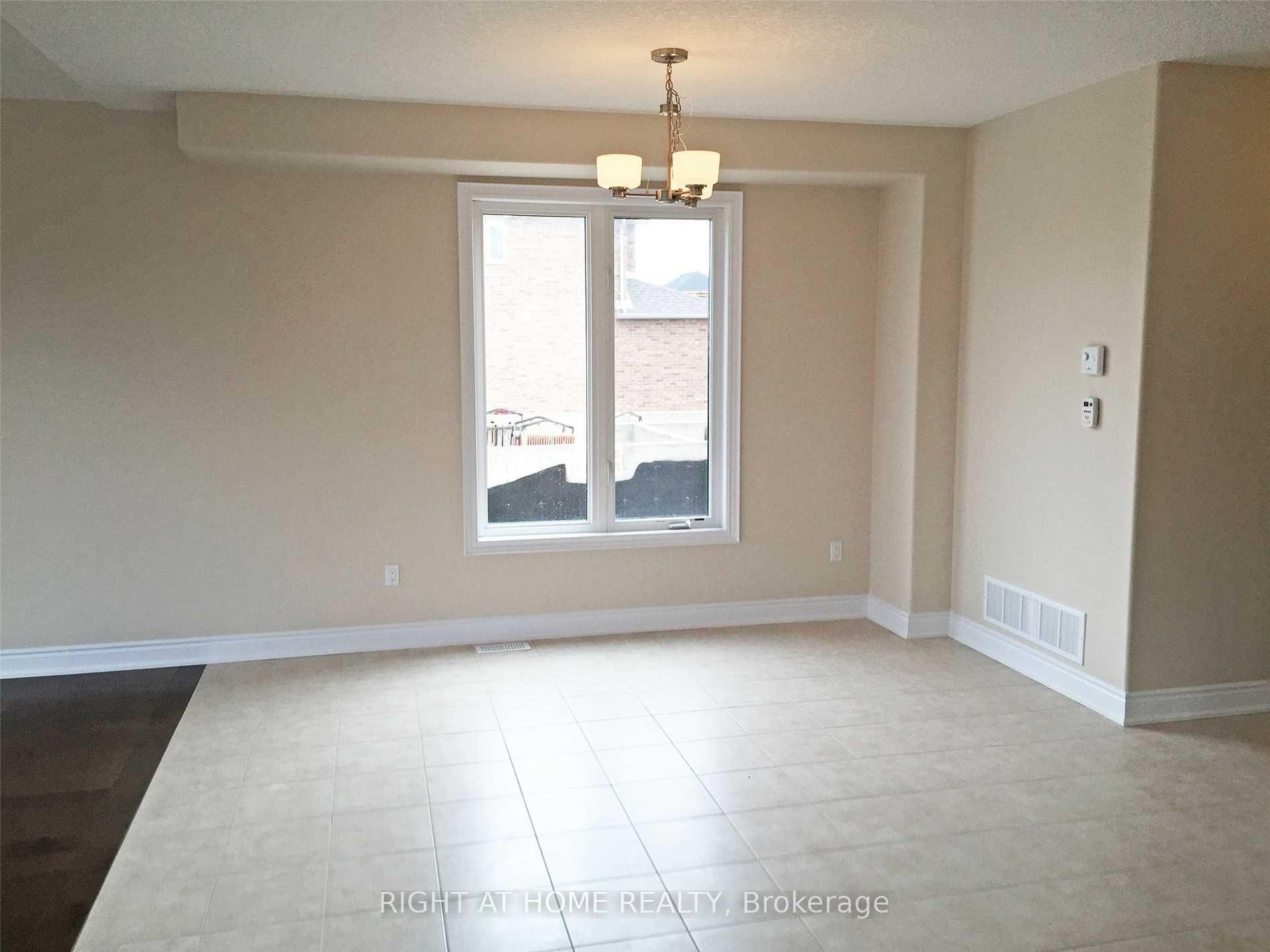 Photo 10 of 42 Booth Lane, Barrie, Painswick South — HOMEH