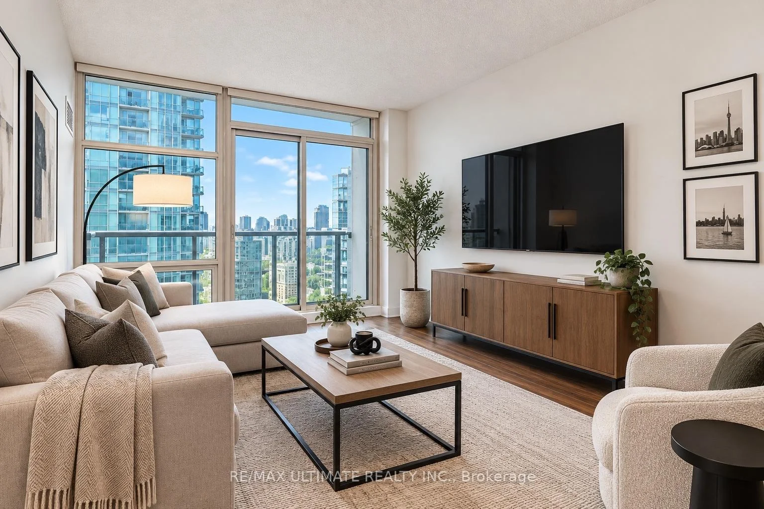 Photo 5 of Unit 4601, 35 Mariner Terrace, Toronto, Waterfront Communities — HOMEH
