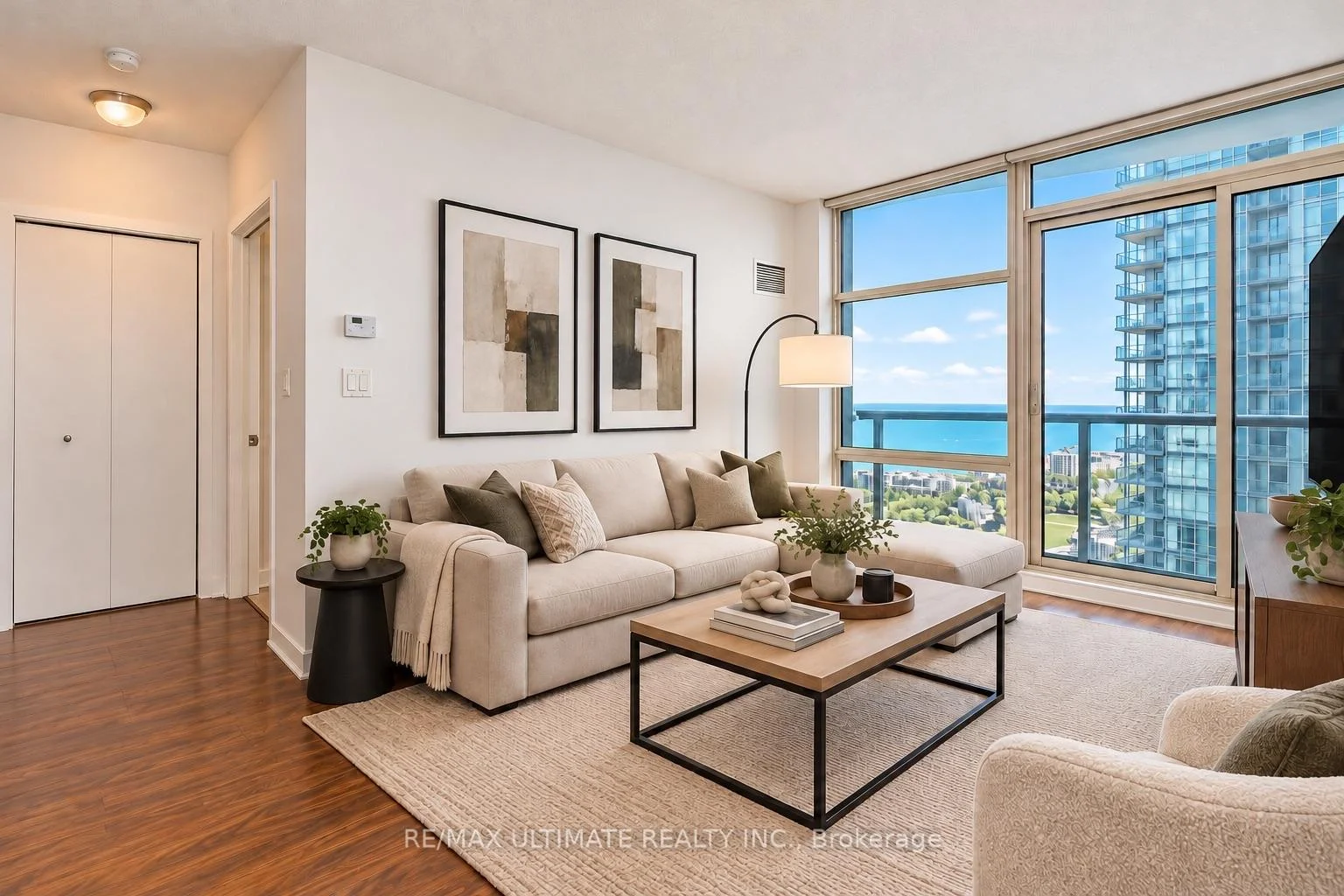Photo 9 of Unit 4601, 35 Mariner Terrace, Toronto, Waterfront Communities — HOMEH