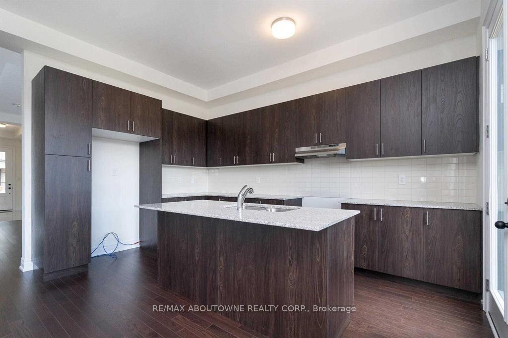 Photo 6 of 1372 Argall Court, Milton, Ford — HOMEH