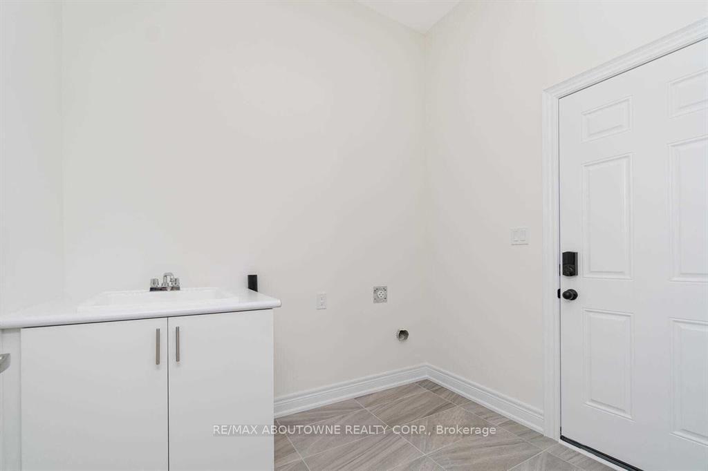 Photo 15 of 1372 Argall Court, Milton, Ford — HOMEH