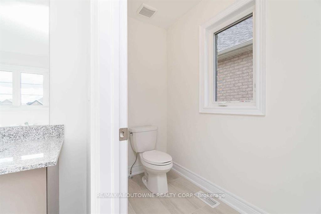 Photo 24 of 1372 Argall Court, Milton, Ford — HOMEH