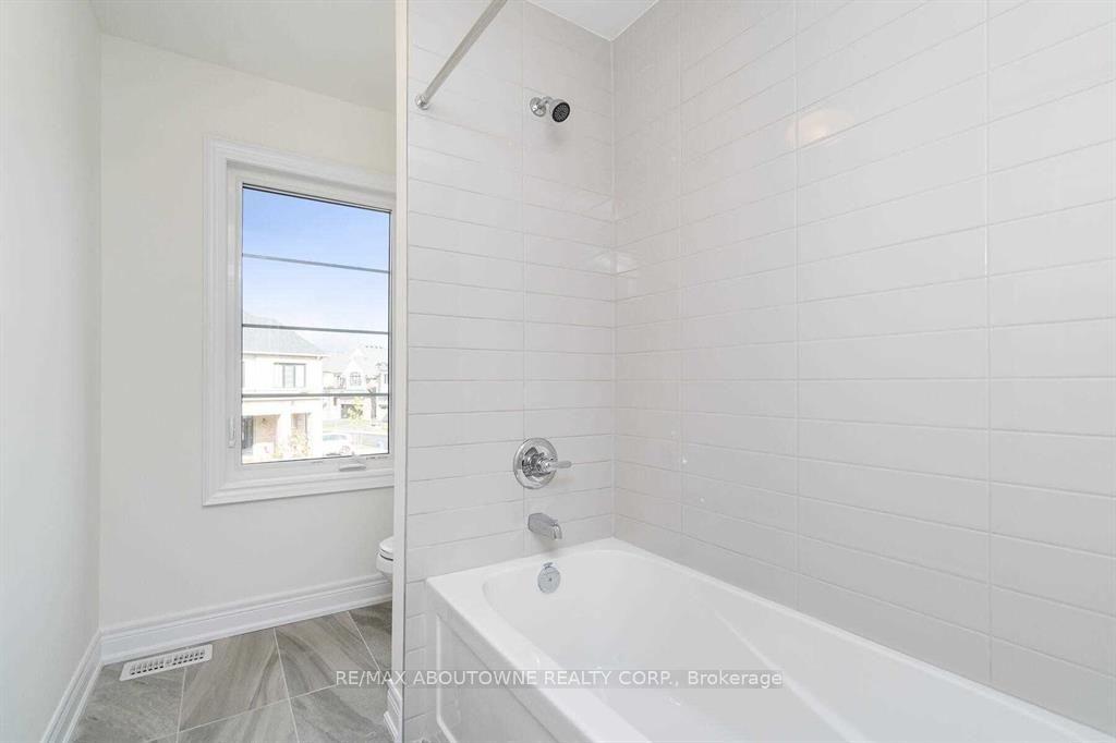 Photo 32 of 1372 Argall Court, Milton, Ford — HOMEH