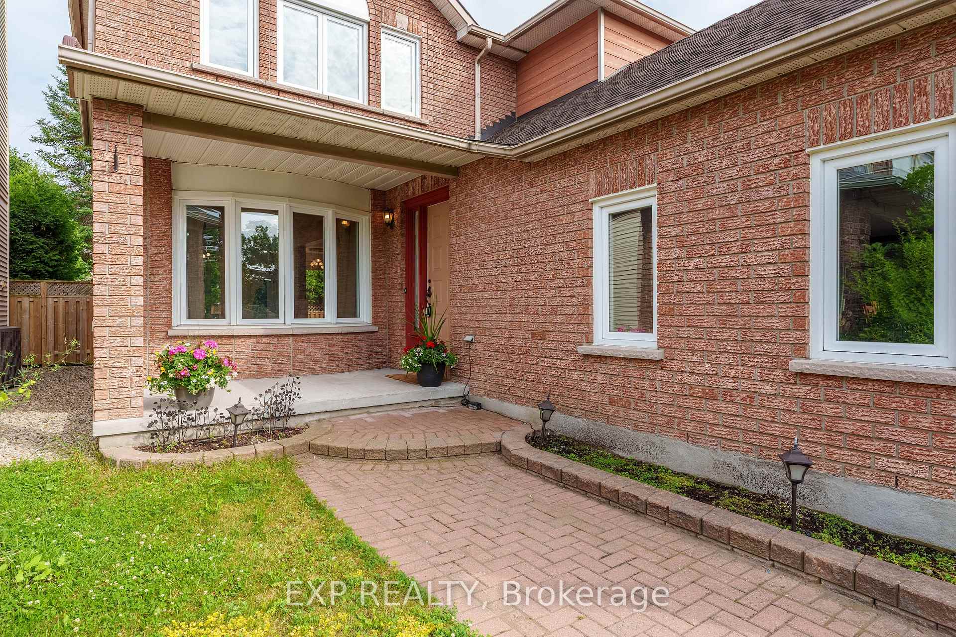 Photo 2 of 1552 Blohm Drive, Ottawa, Hunt Club Park — HOMEH