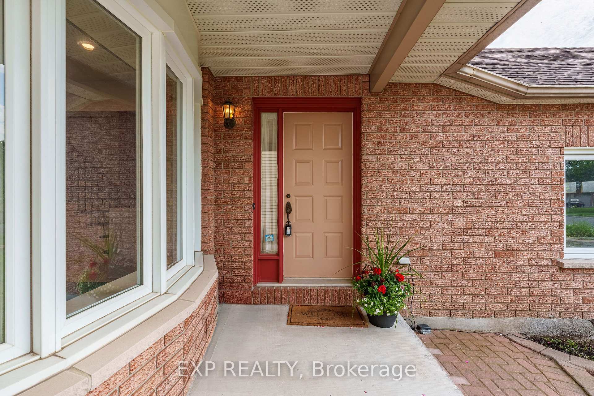 Photo 3 of 1552 Blohm Drive, Ottawa, Hunt Club Park — HOMEH