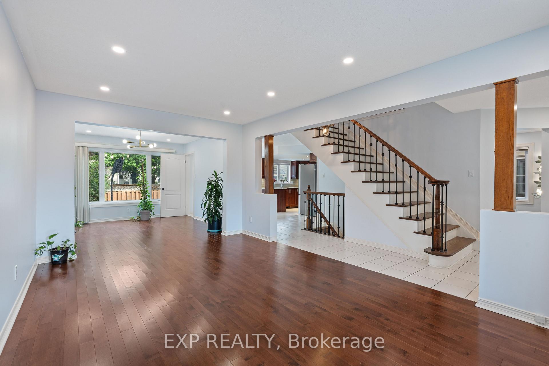 Photo 4 of 1552 Blohm Drive, Ottawa, Hunt Club Park — HOMEH