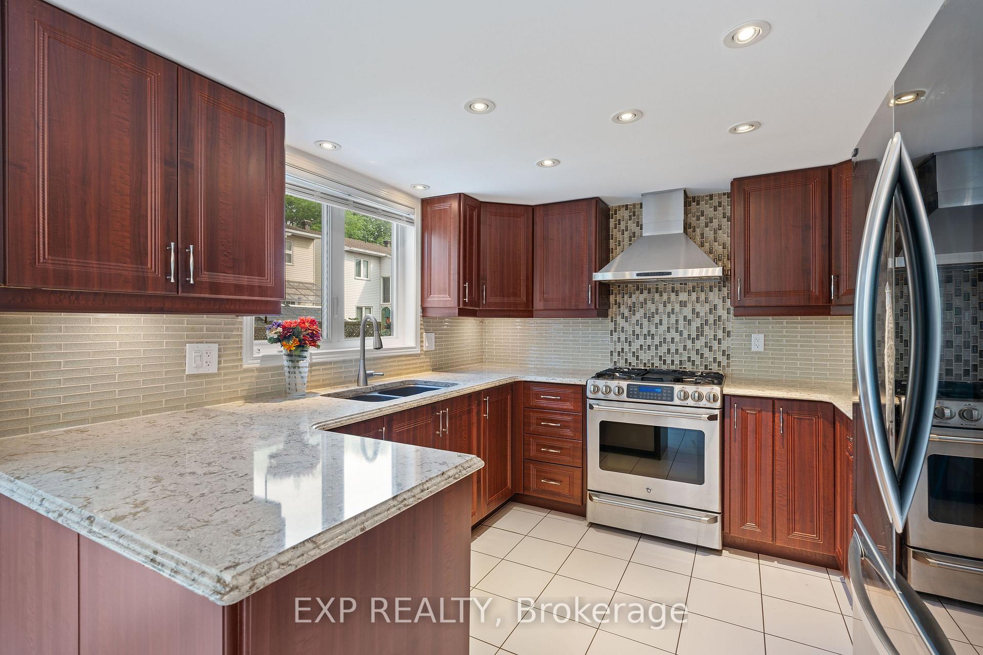 Photo 9 of 1552 Blohm Drive, Ottawa, Hunt Club Park — HOMEH