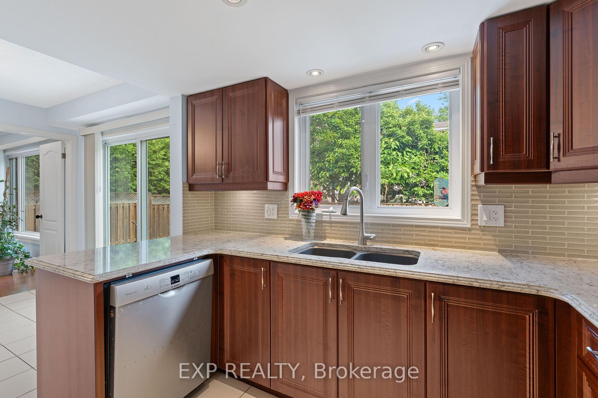 Photo 12 of 1552 Blohm Drive, Ottawa, Hunt Club Park — HOMEH