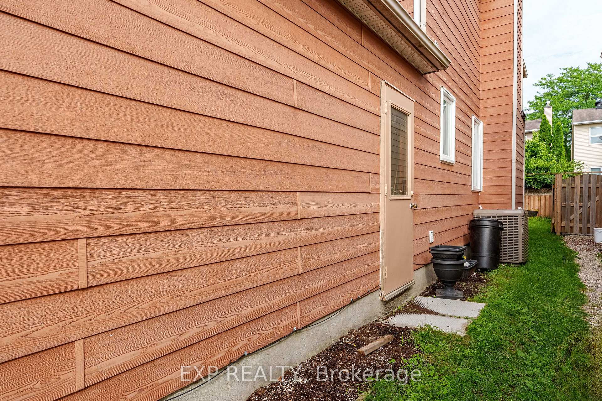 Photo 28 of 1552 Blohm Drive, Ottawa, Hunt Club Park — HOMEH