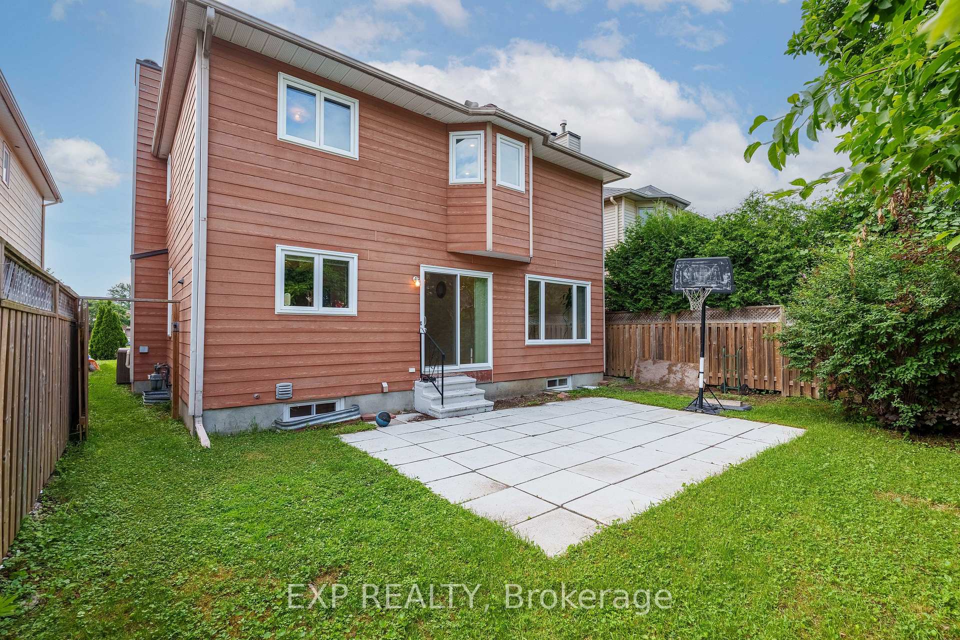 Photo 29 of 1552 Blohm Drive, Ottawa, Hunt Club Park — HOMEH