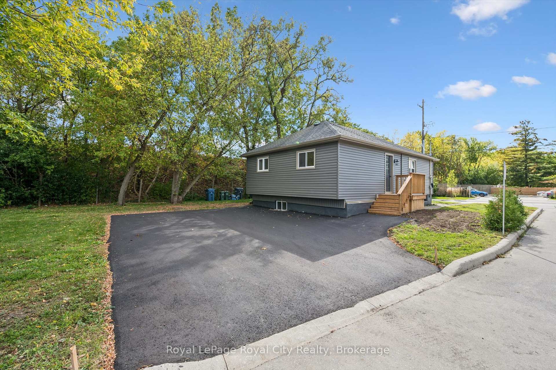 Photo 14 of 1 Stevenson Street N, Guelph, St. George's — HOMEH