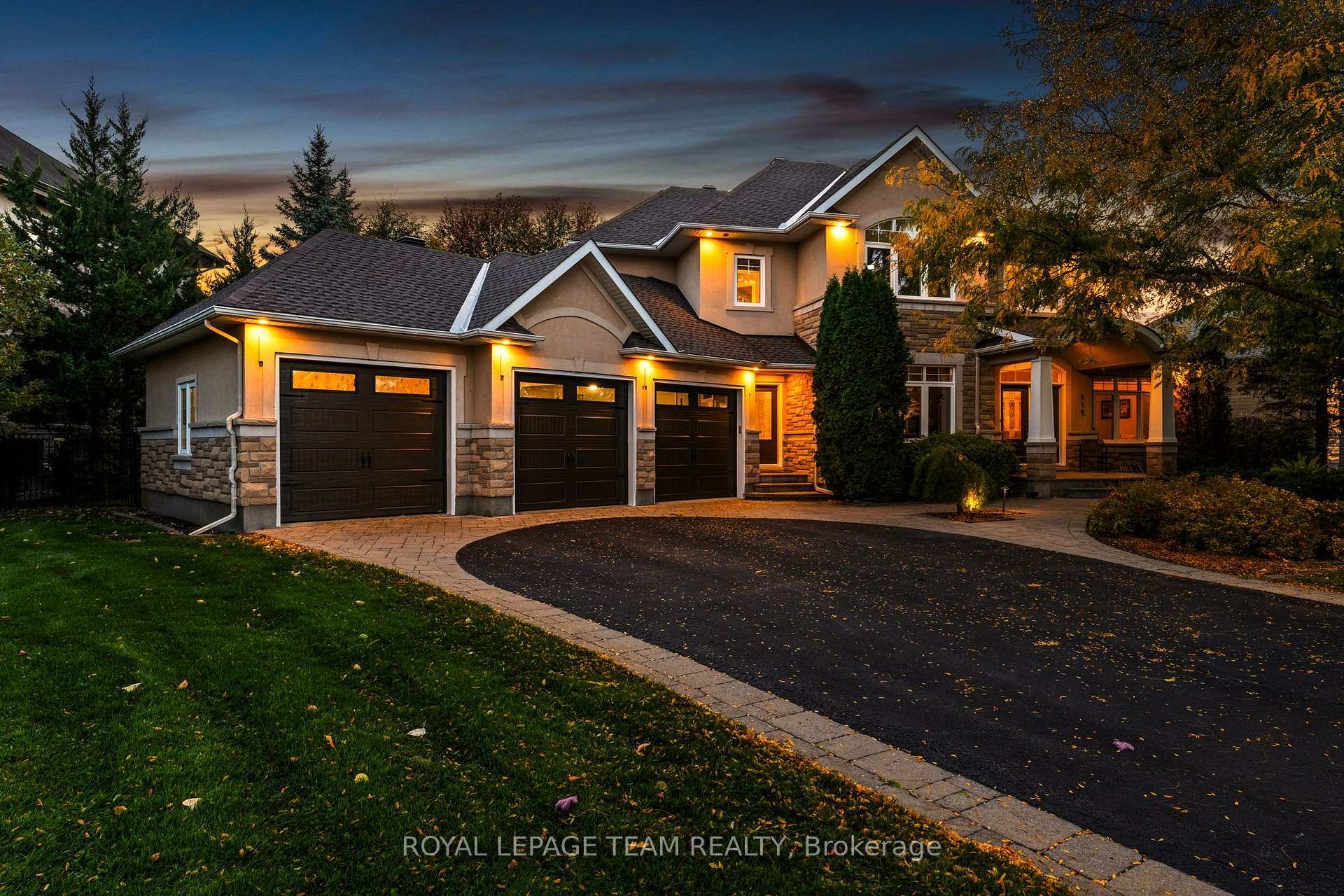 Photo of 418 Lockmaster Crescent