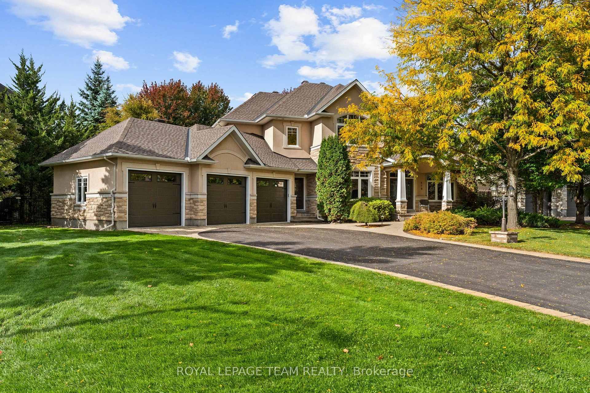 Photo 2 of 418 Lockmaster Crescent, Ottawa, Manotick Village & Manotick Estates — HOMEH