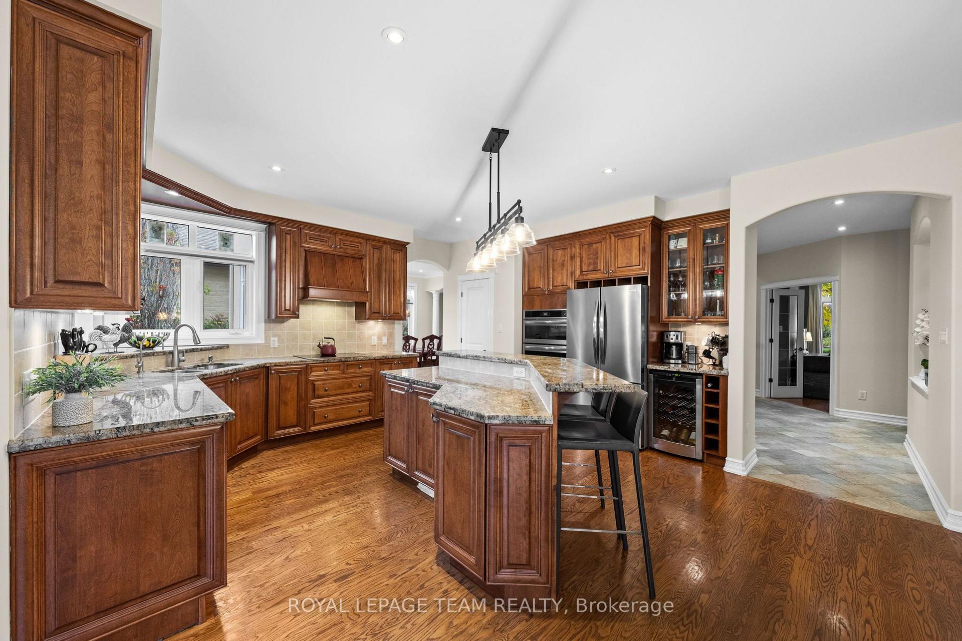 Photo 12 of 418 Lockmaster Crescent, Ottawa, Manotick Village & Manotick Estates — HOMEH