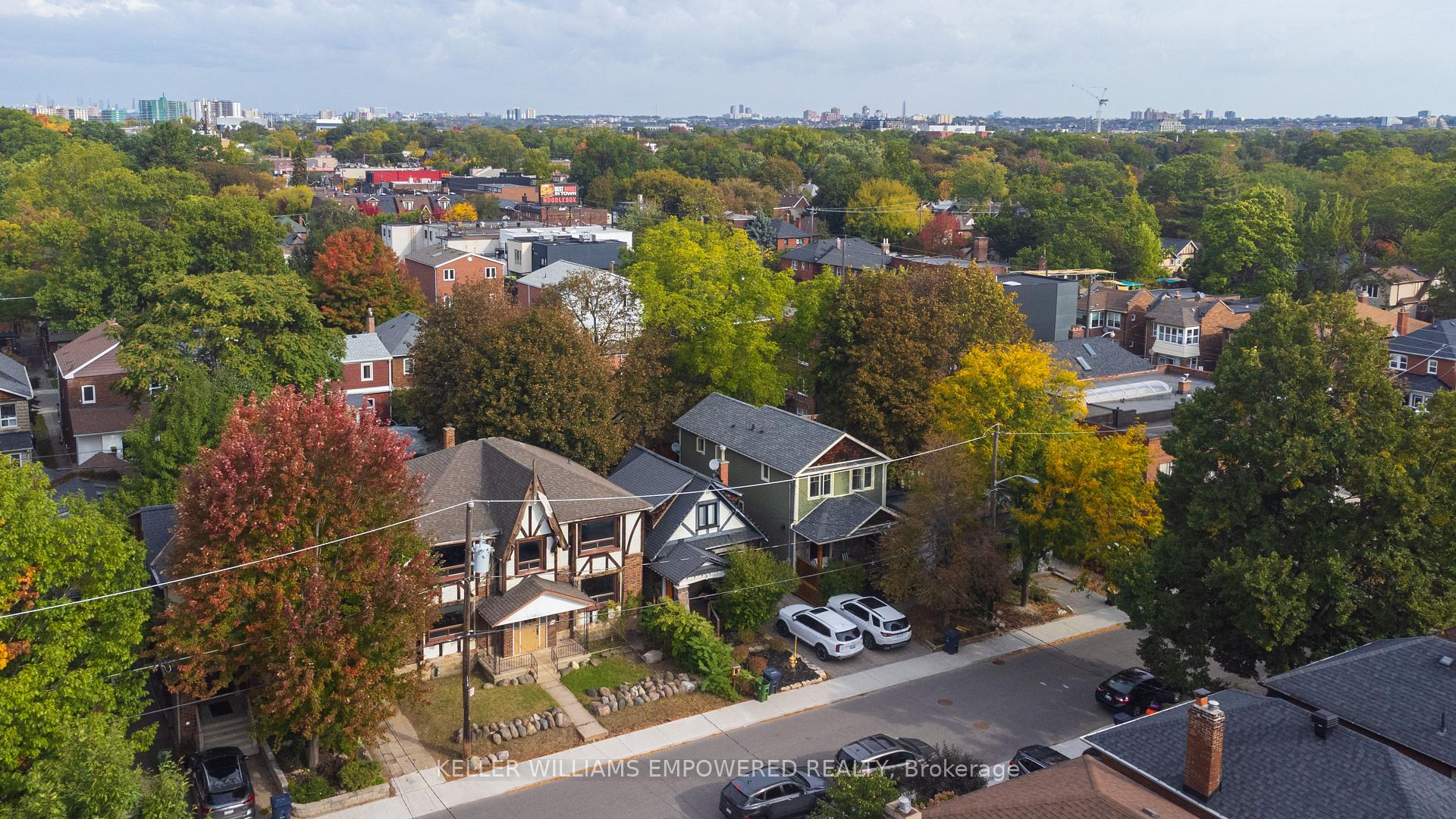 Photo 6 of 10 Lessard Avenue, Toronto, Lambton Baby Point — HOMEH
