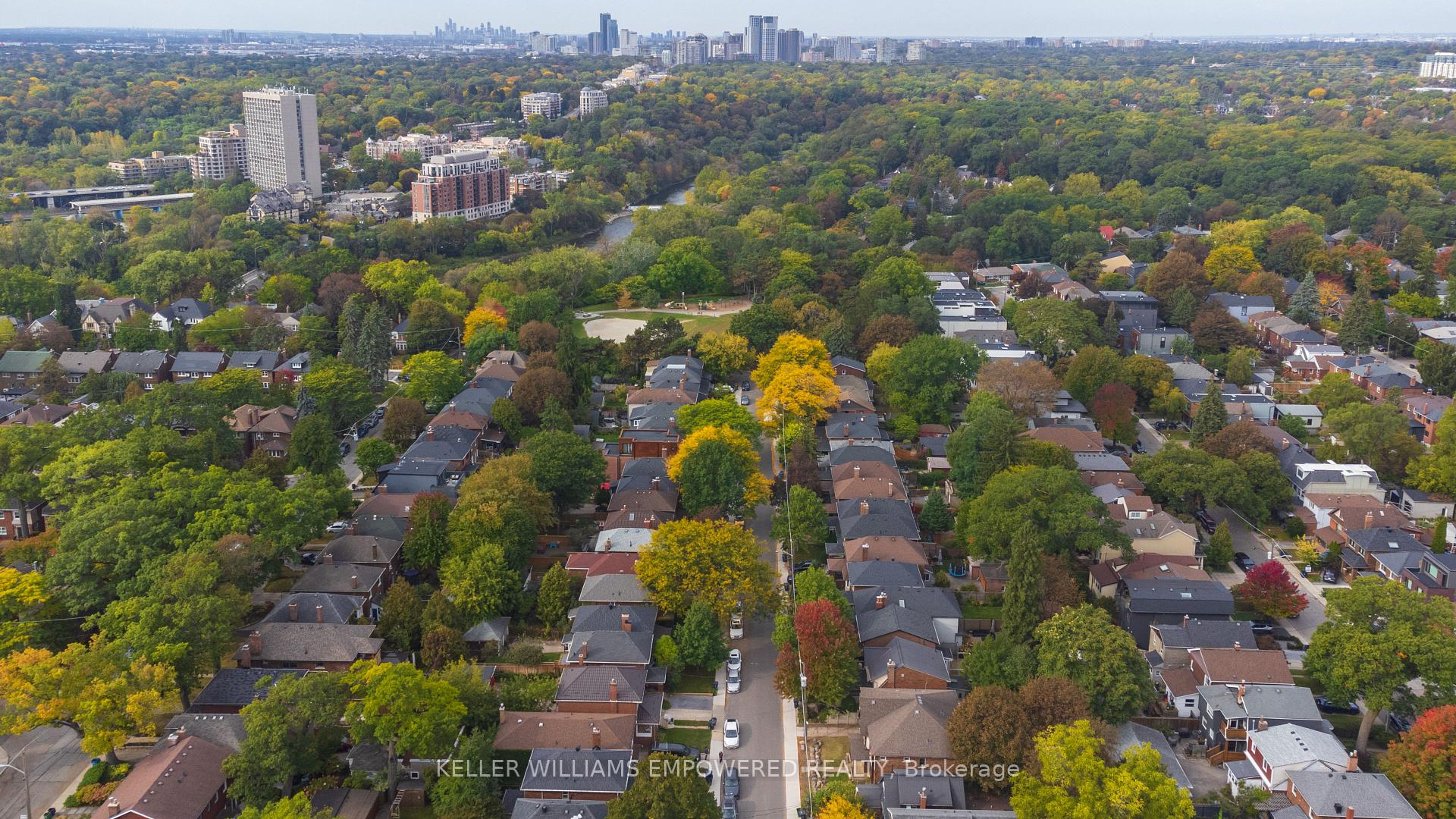 Photo 21 of 10 Lessard Avenue, Toronto, Lambton Baby Point — HOMEH