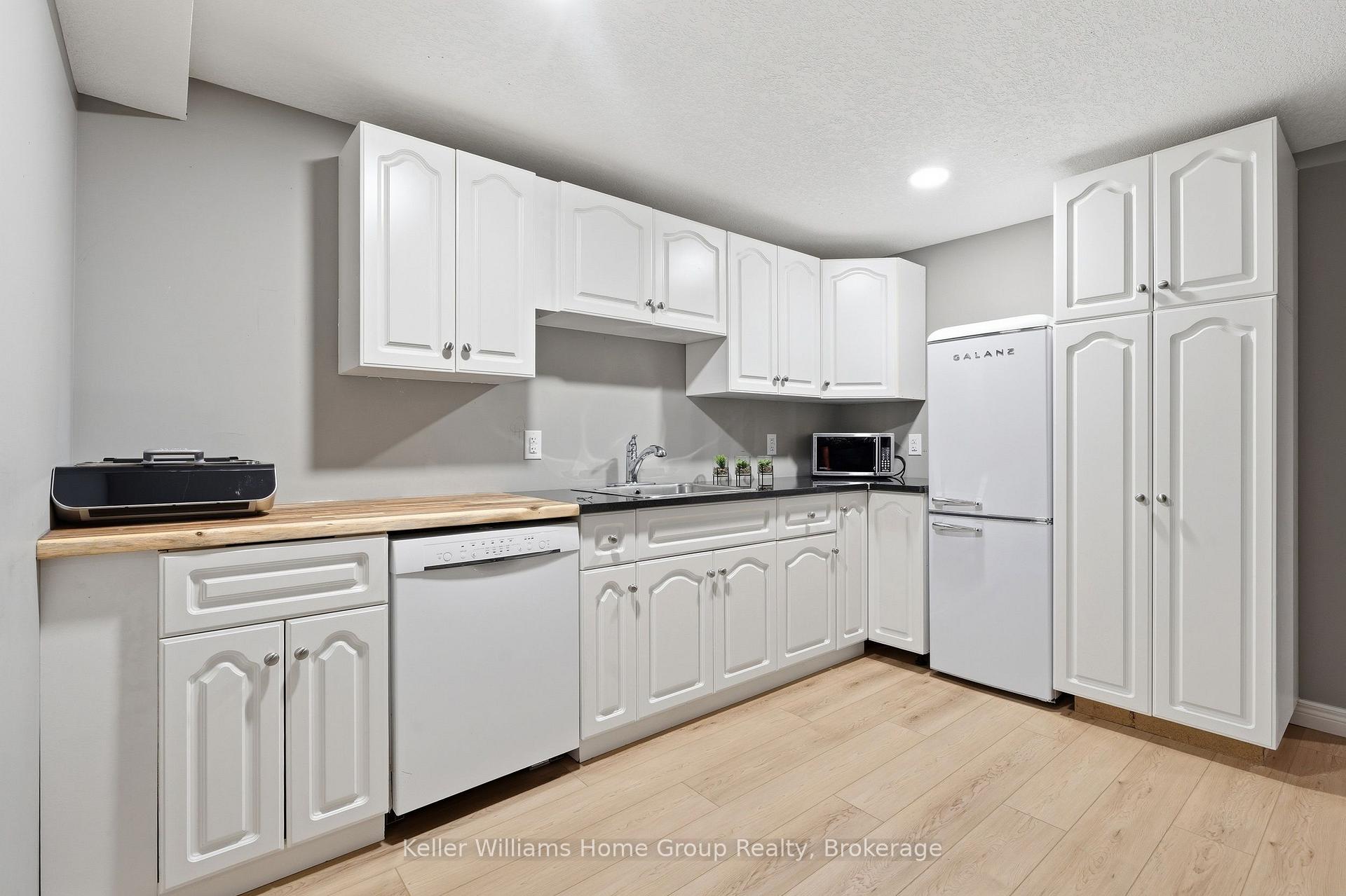 Photo 26 of 1194 Hunt Club Road, Cambridge, Silver Heights — HOMEH