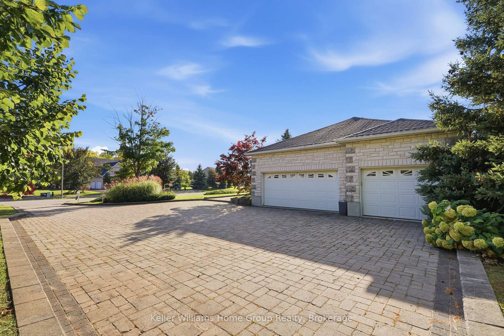 Photo 34 of 1194 Hunt Club Road, Cambridge, Silver Heights — HOMEH