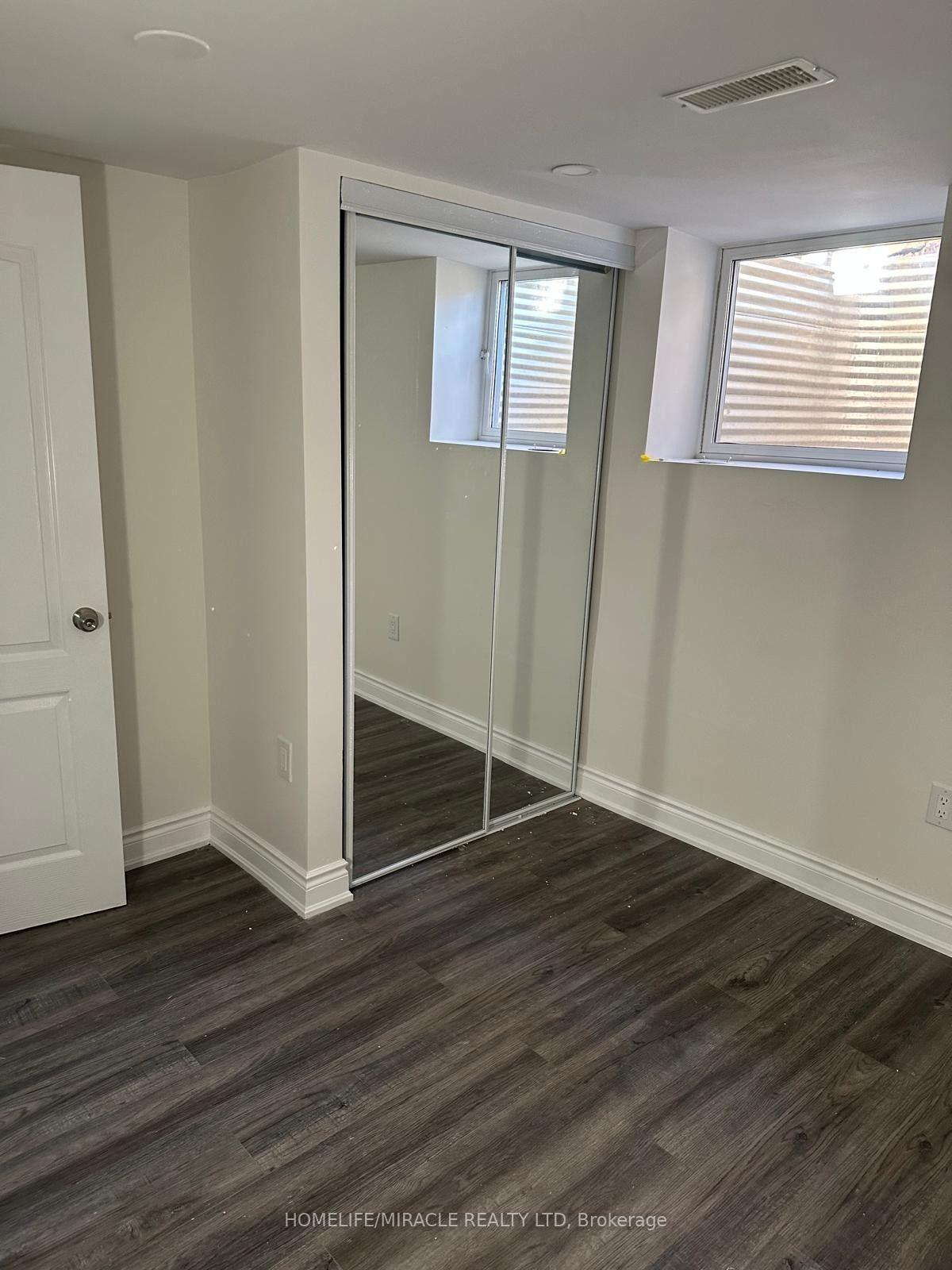 Photo 4 of 20 Arran Crescent, Vaughan, West Woodbridge — HOMEH