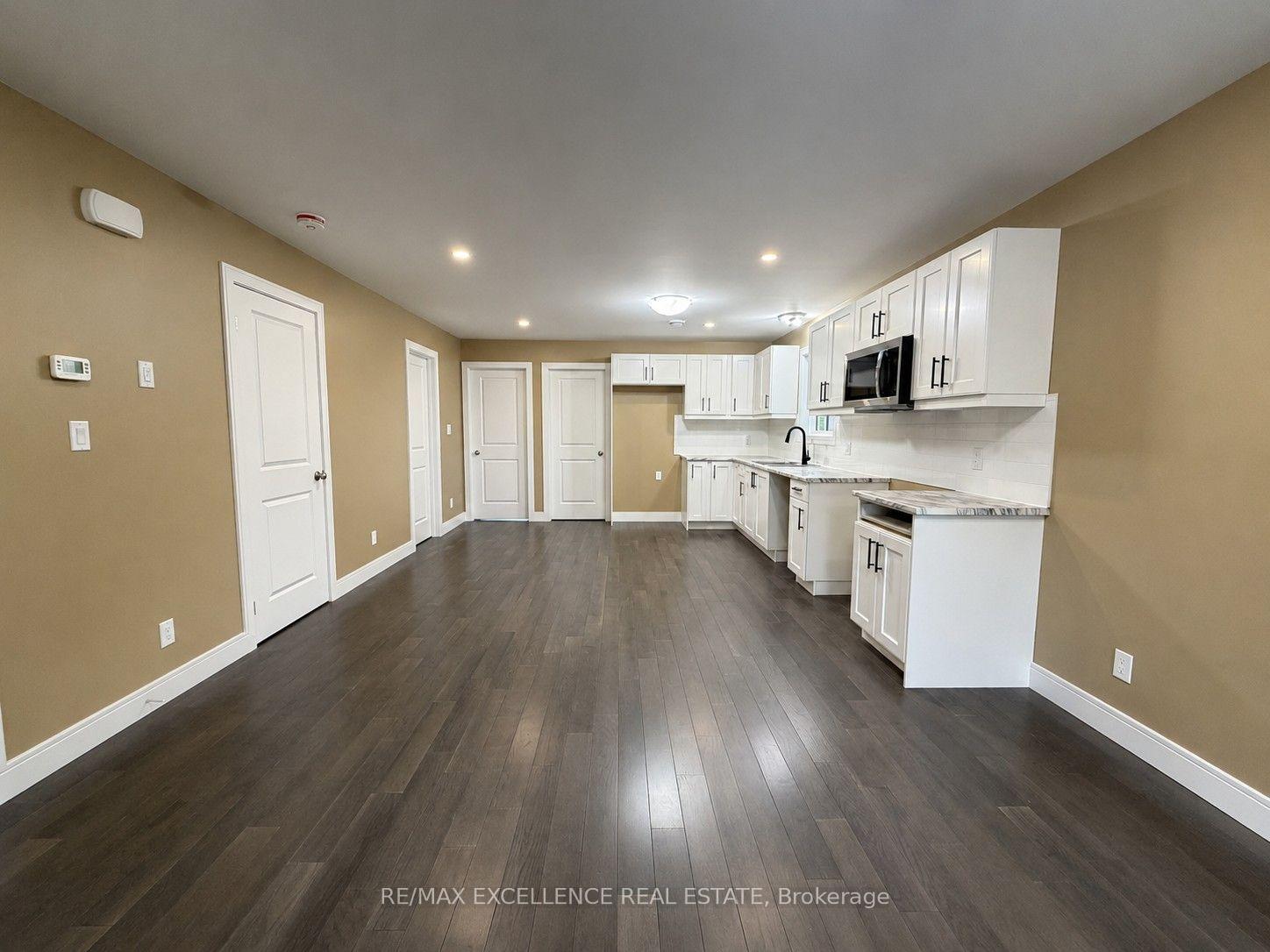 Photo 7 of 18 Huff Avenue, Brantford, North Park/Wood St. — HOMEH