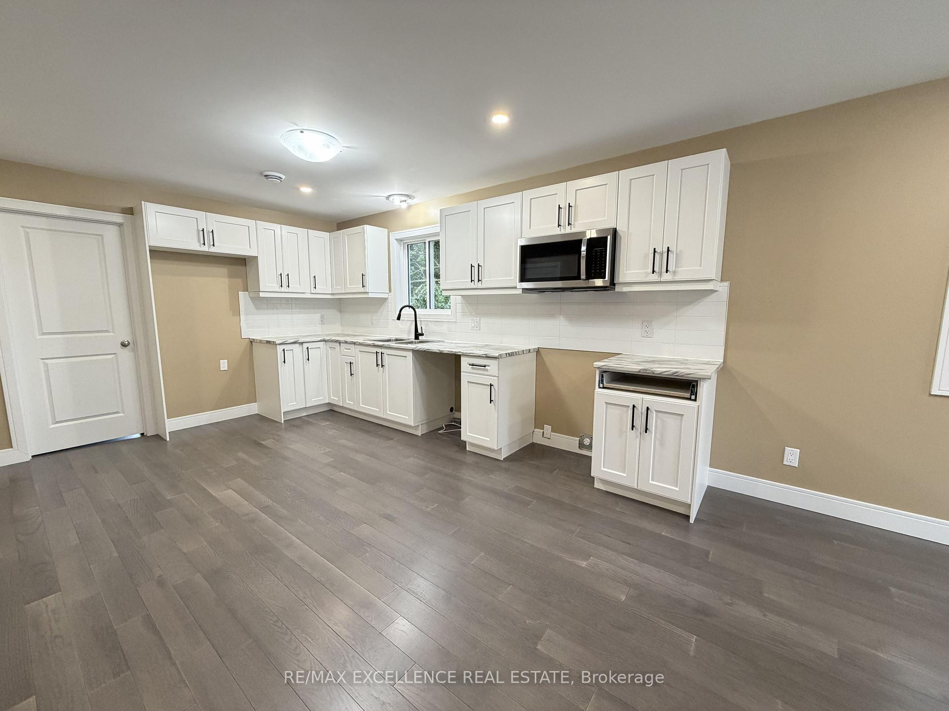 Photo 8 of 18 Huff Avenue, Brantford, North Park/Wood St. — HOMEH