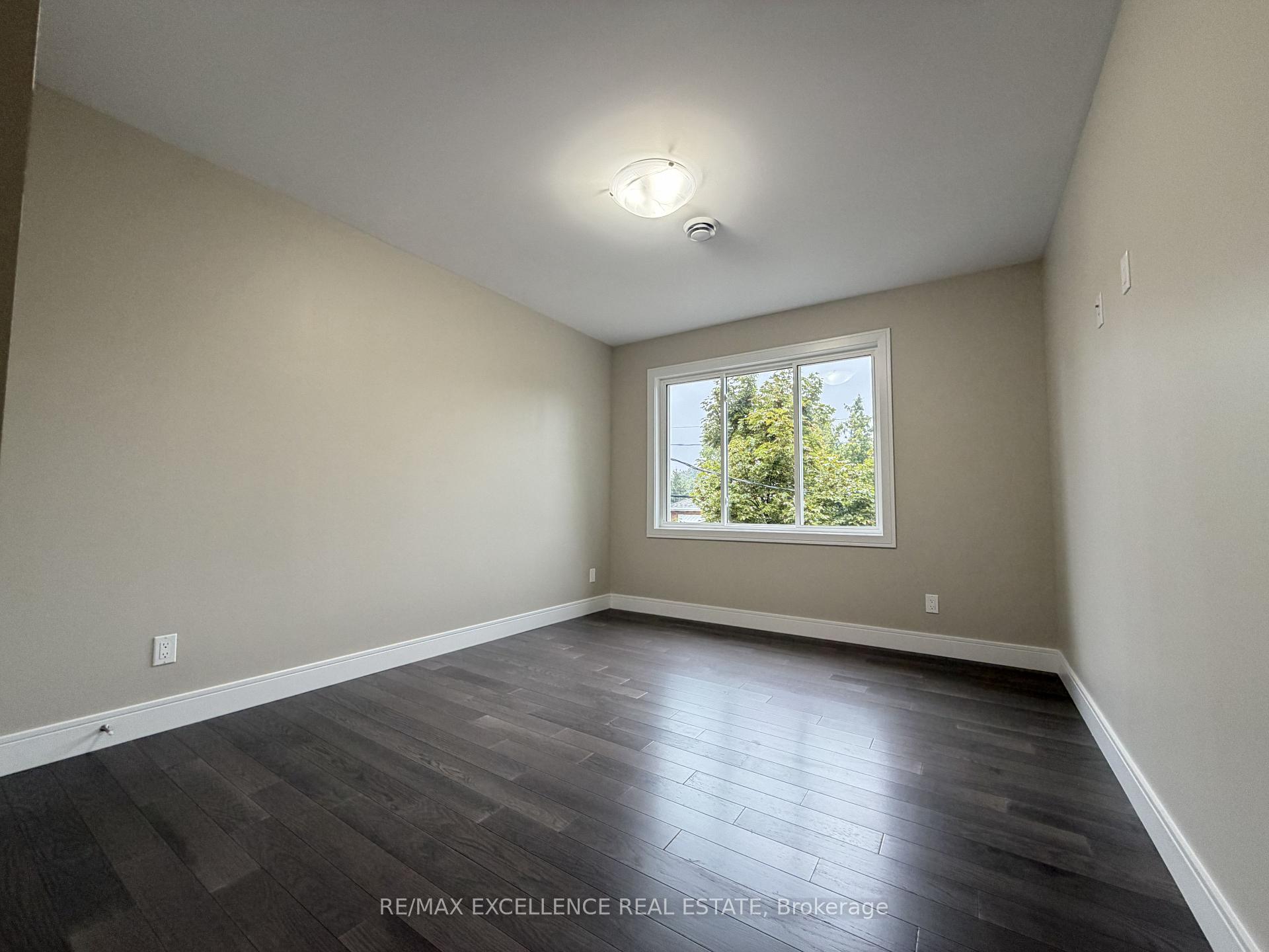 Photo 11 of 18 Huff Avenue, Brantford, North Park/Wood St. — HOMEH