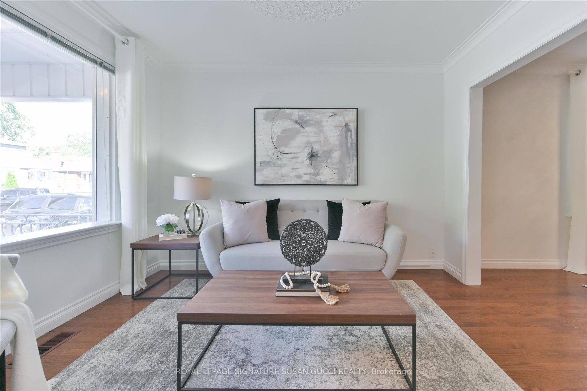 Photo 3 of 725 Sammon Avenue, Toronto, Danforth Village-East York — HOMEH