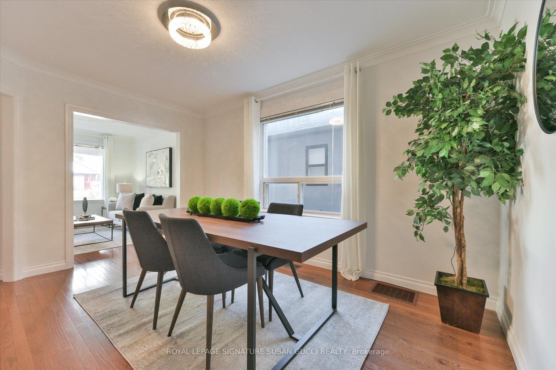 Photo 7 of 725 Sammon Avenue, Toronto, Danforth Village-East York — HOMEH