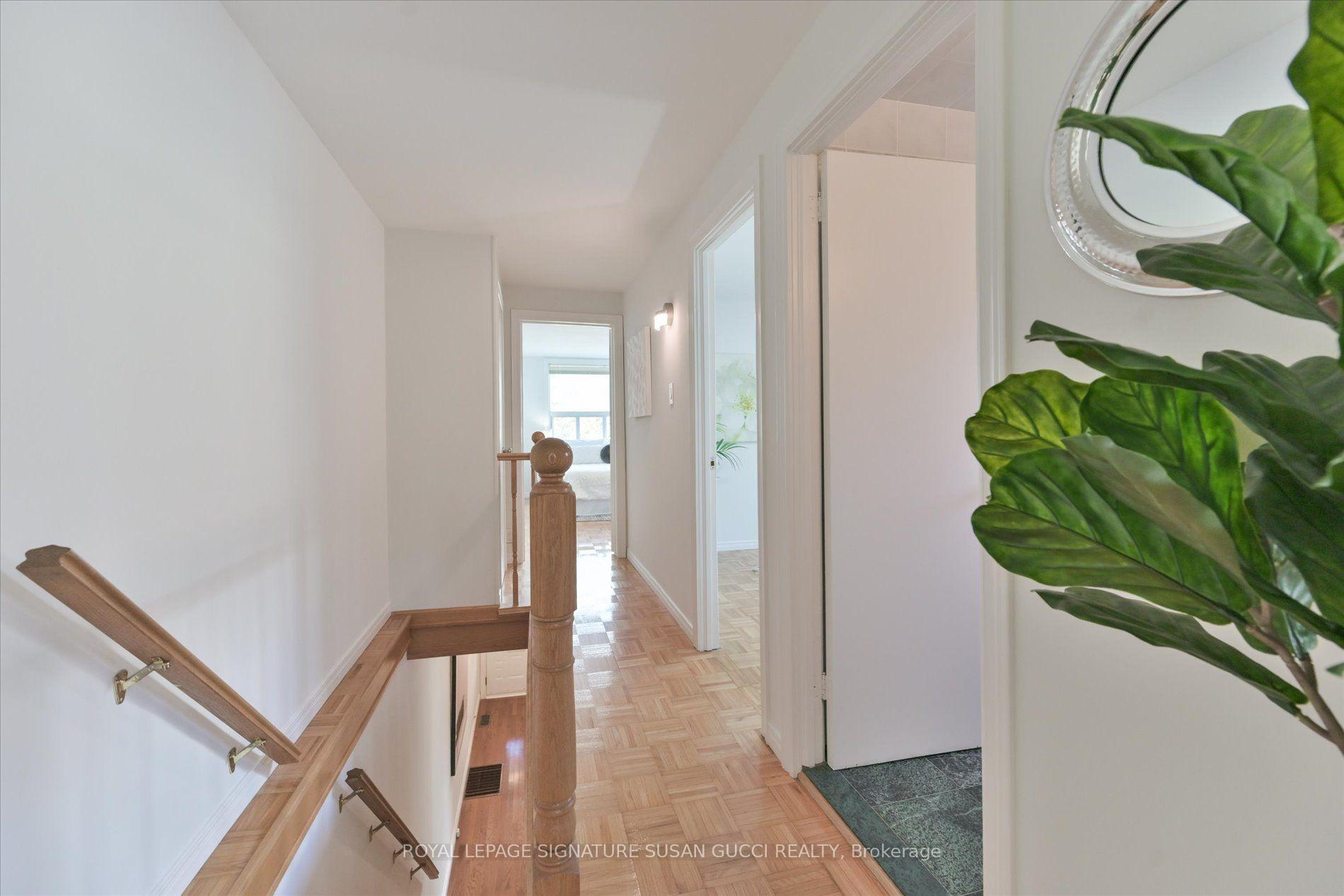 Photo 14 of 725 Sammon Avenue, Toronto, Danforth Village-East York — HOMEH
