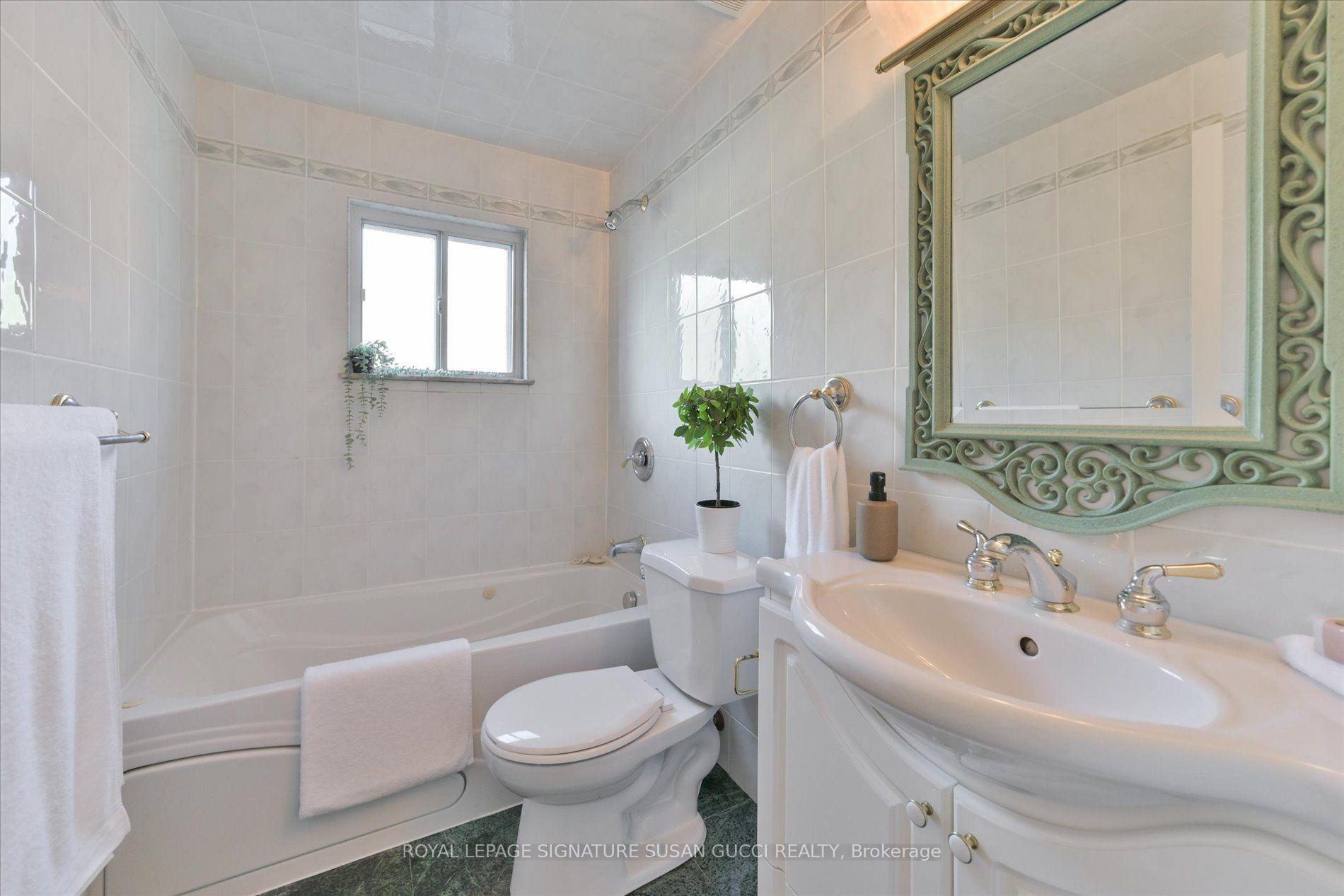 Photo 20 of 725 Sammon Avenue, Toronto, Danforth Village-East York — HOMEH