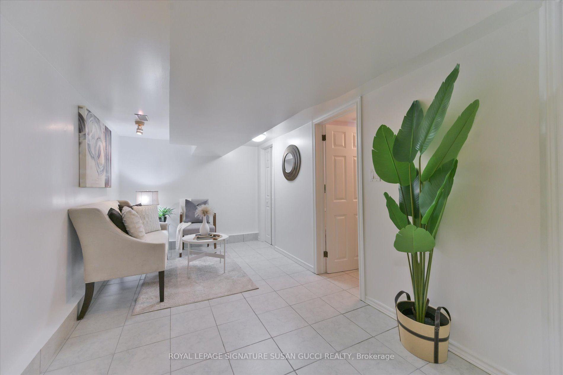 Photo 22 of 725 Sammon Avenue, Toronto, Danforth Village-East York — HOMEH