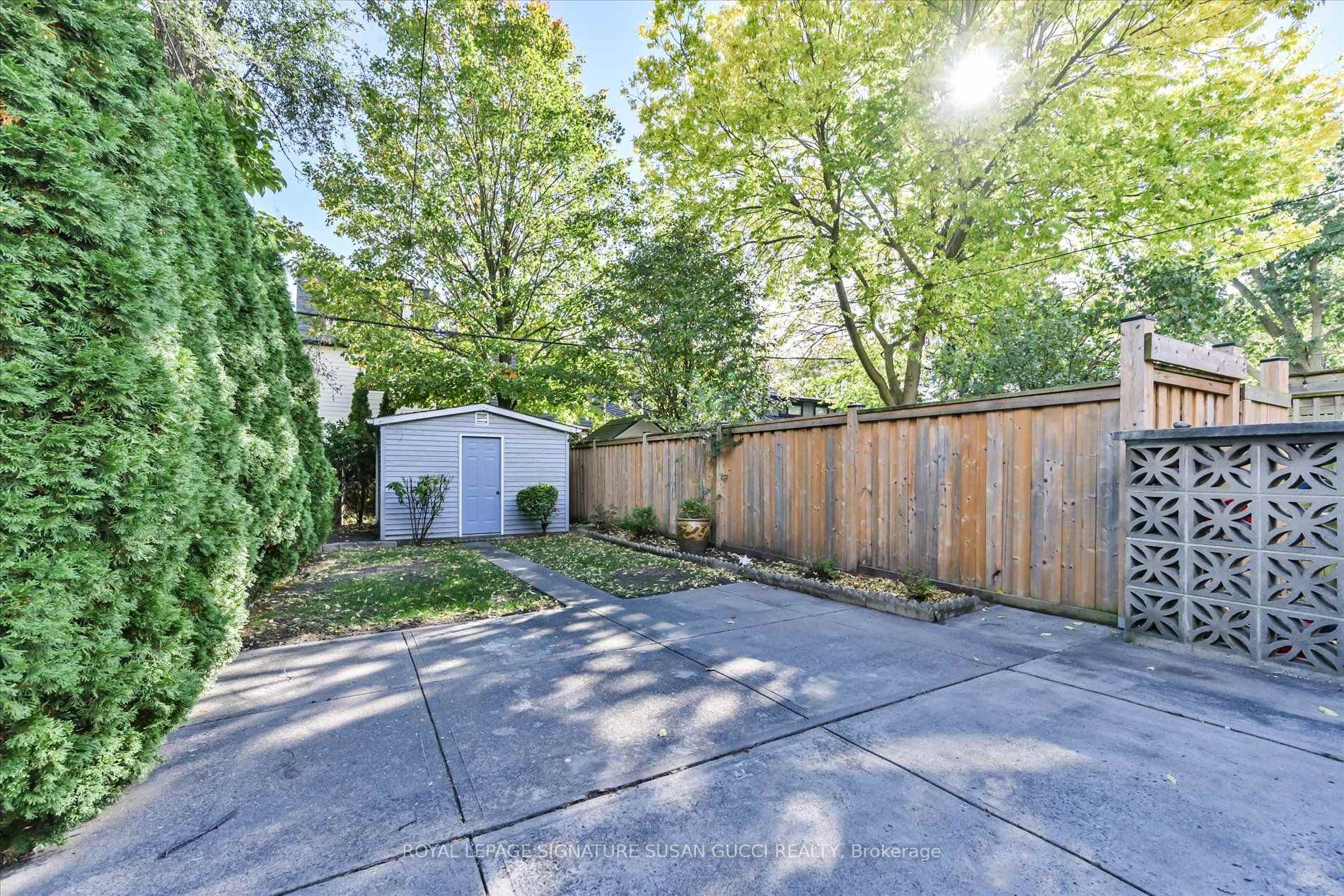 Photo 28 of 725 Sammon Avenue, Toronto, Danforth Village-East York — HOMEH