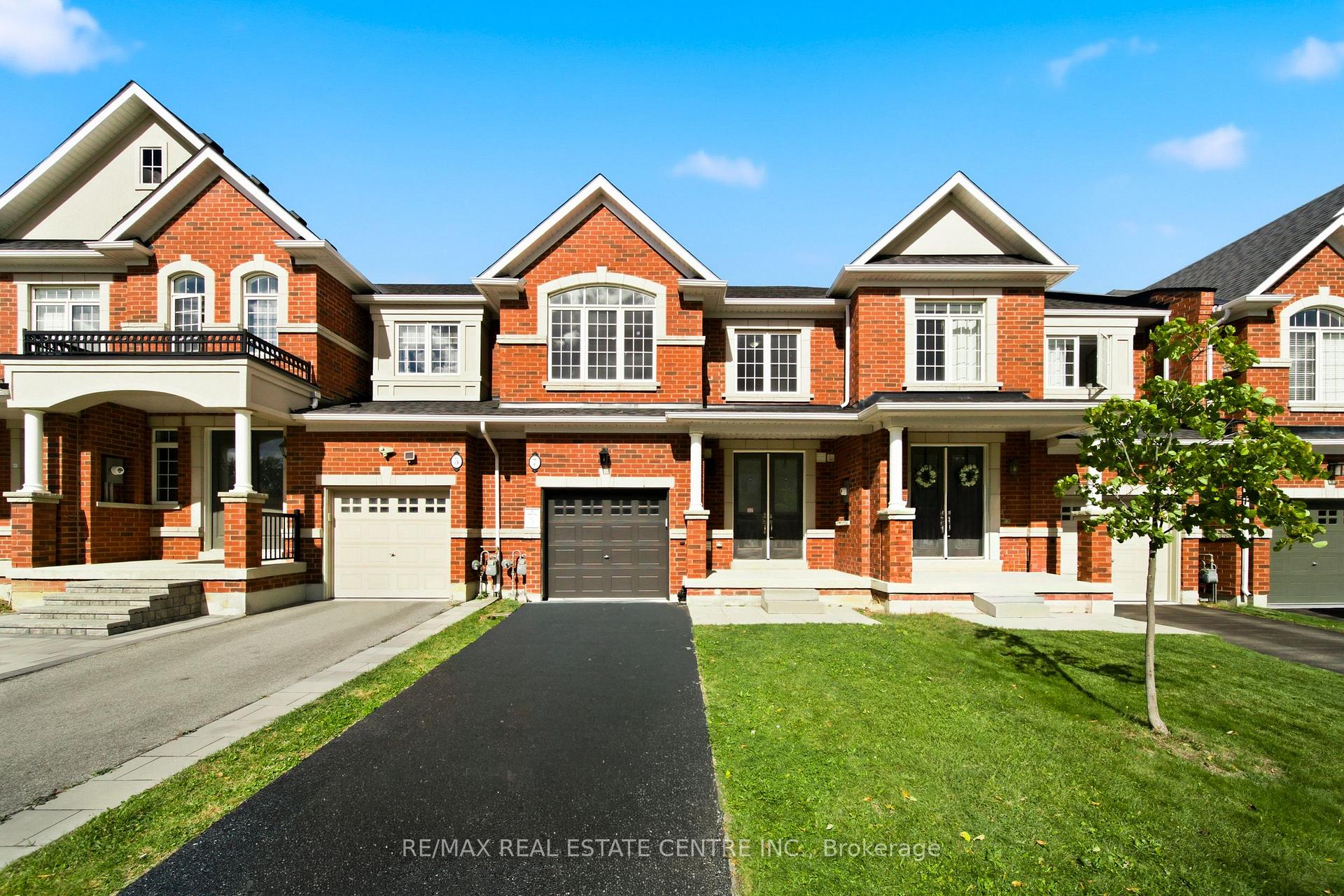 Photo 5 of 7 Heming Trail, Hamilton, Ancaster — HOMEH