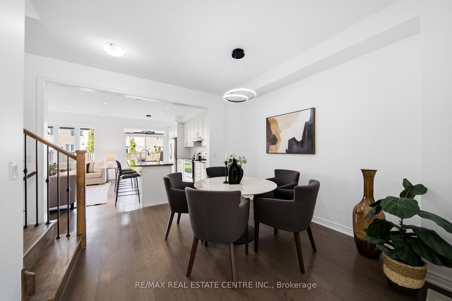 Photo 10 of 7 Heming Trail, Hamilton, Ancaster — HOMEH